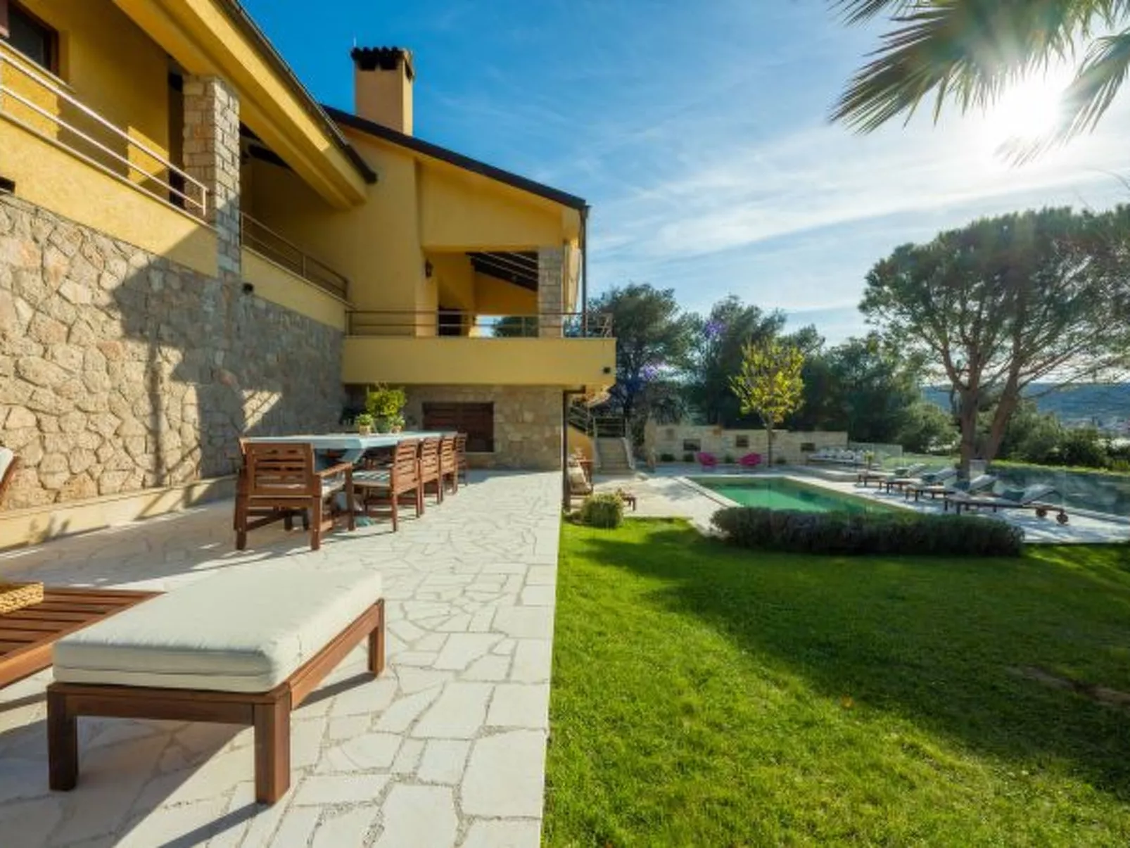 Villa Barotul with pool - Image-tags.info