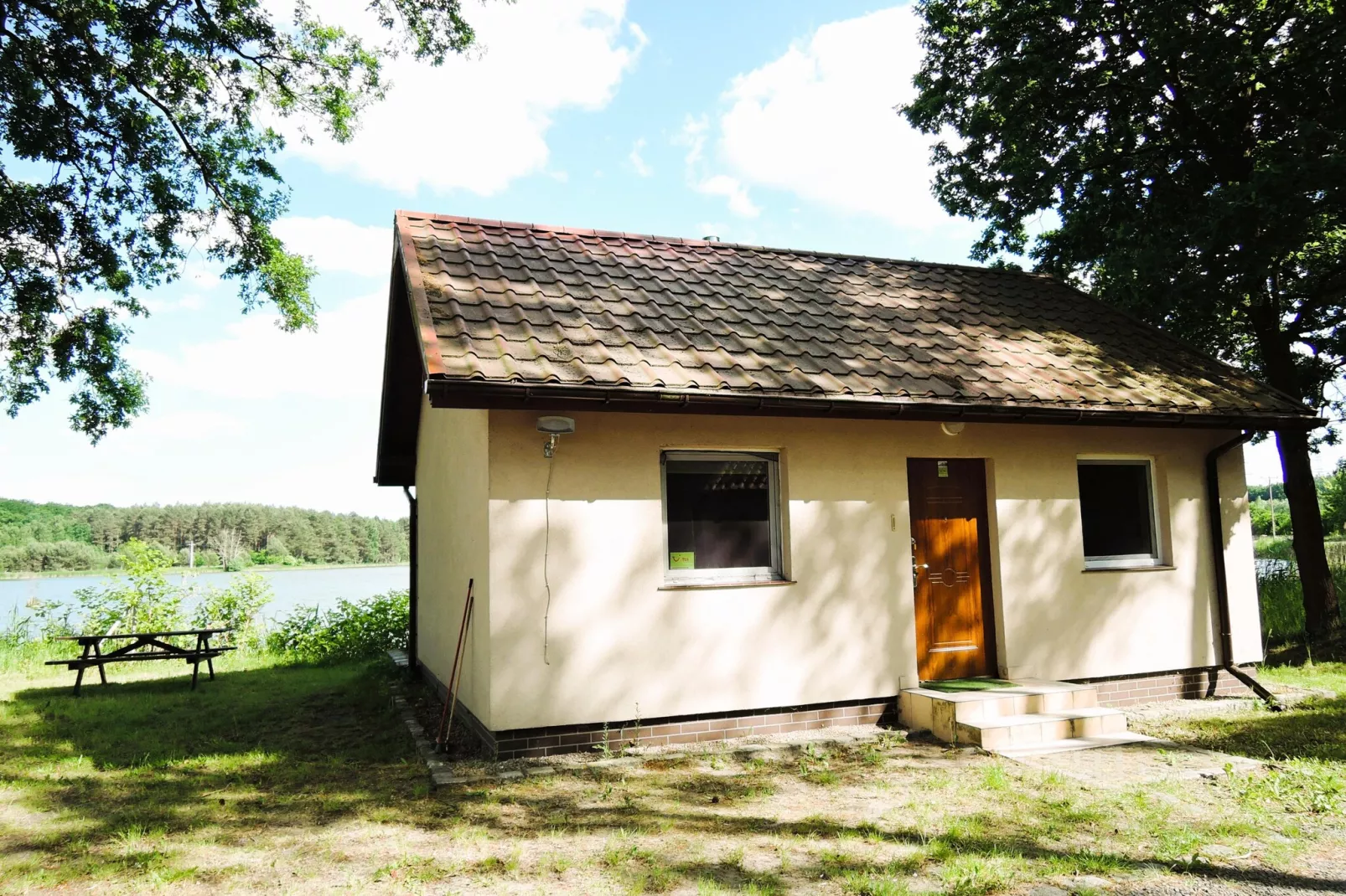 Holiday complex in Jezierzyce by Szczecin at the lake 30 qm for 4 persons Typ C Zolty