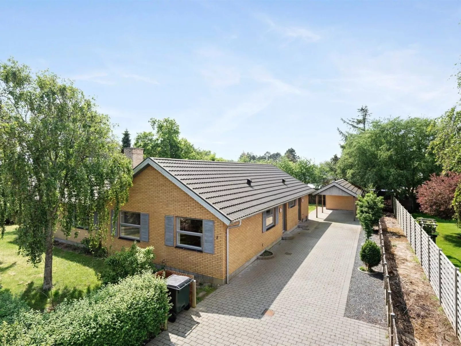 "Sana" - 2.5km from the sea