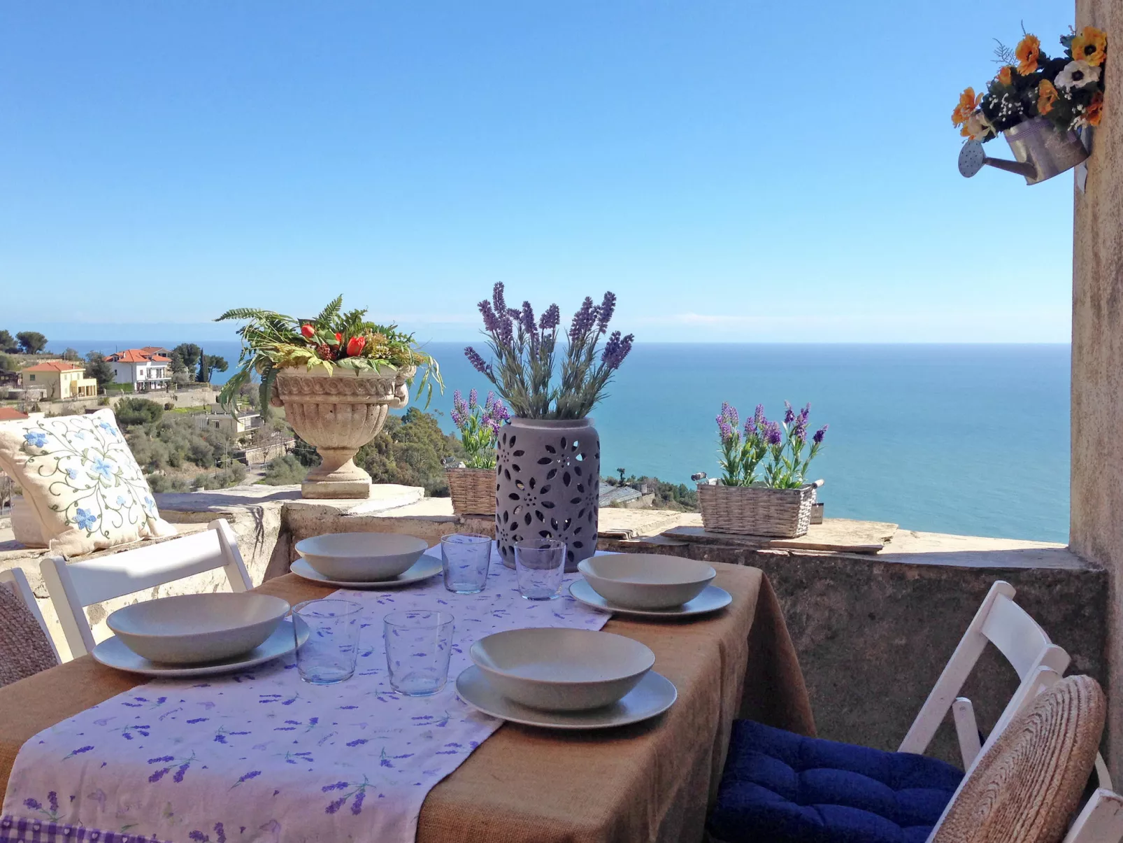 Francesca (SLR212) - Outside