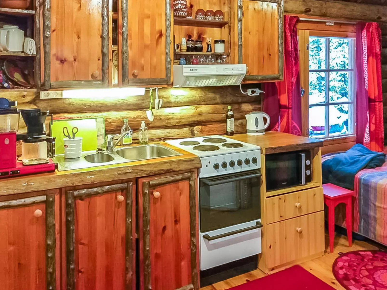 Mäntyniemi - Drinnen