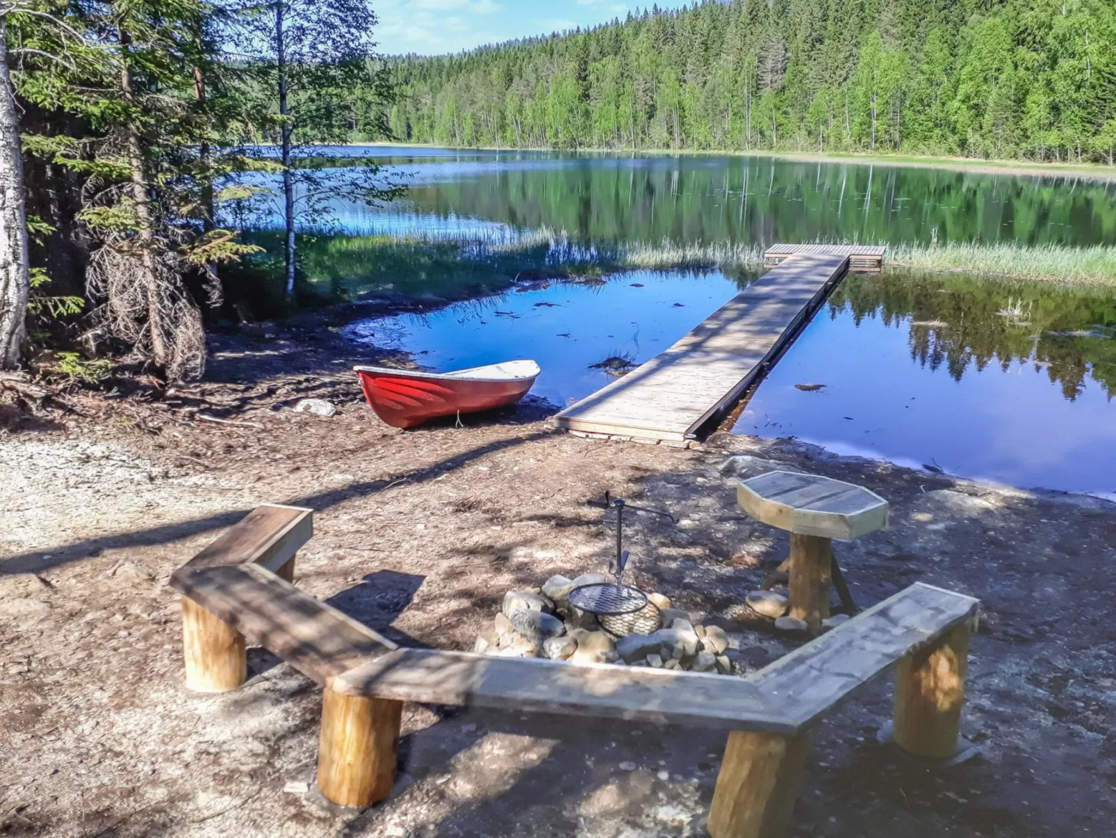 Pihlajapelto - Dedans