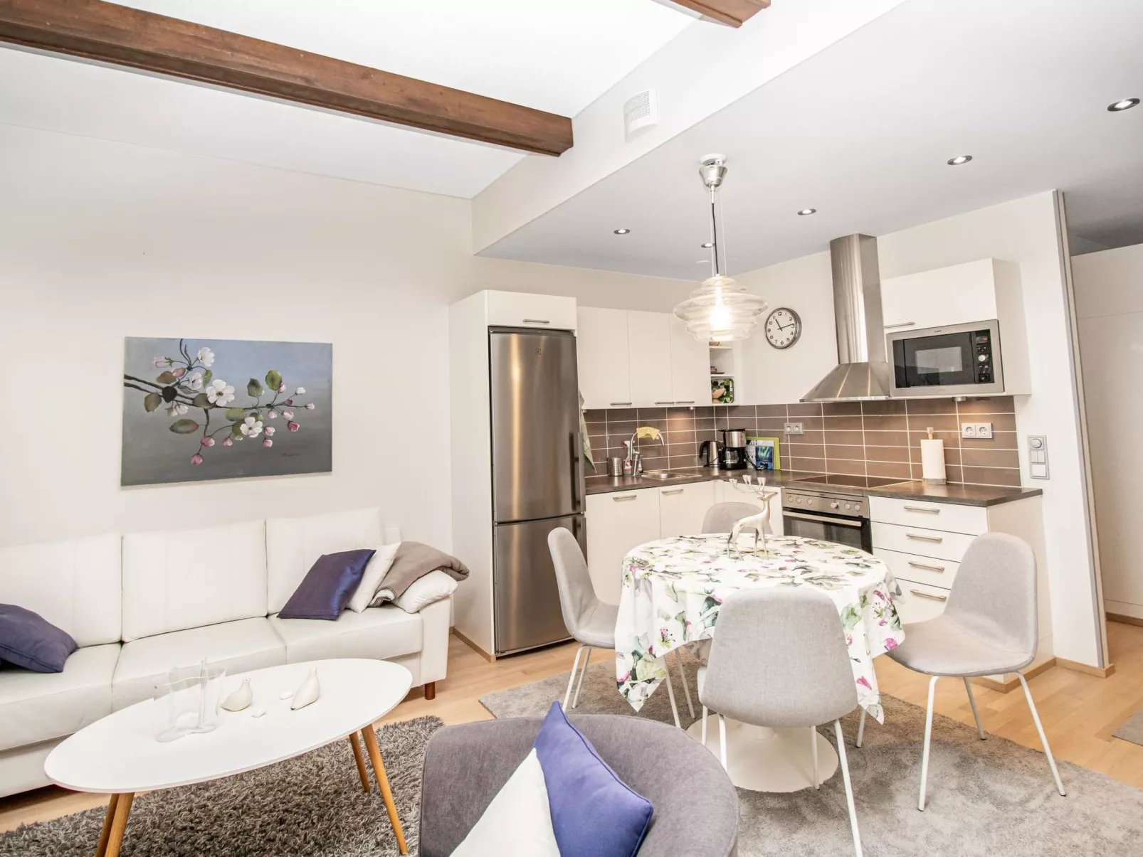 Kelotähti a 11 - Dedans