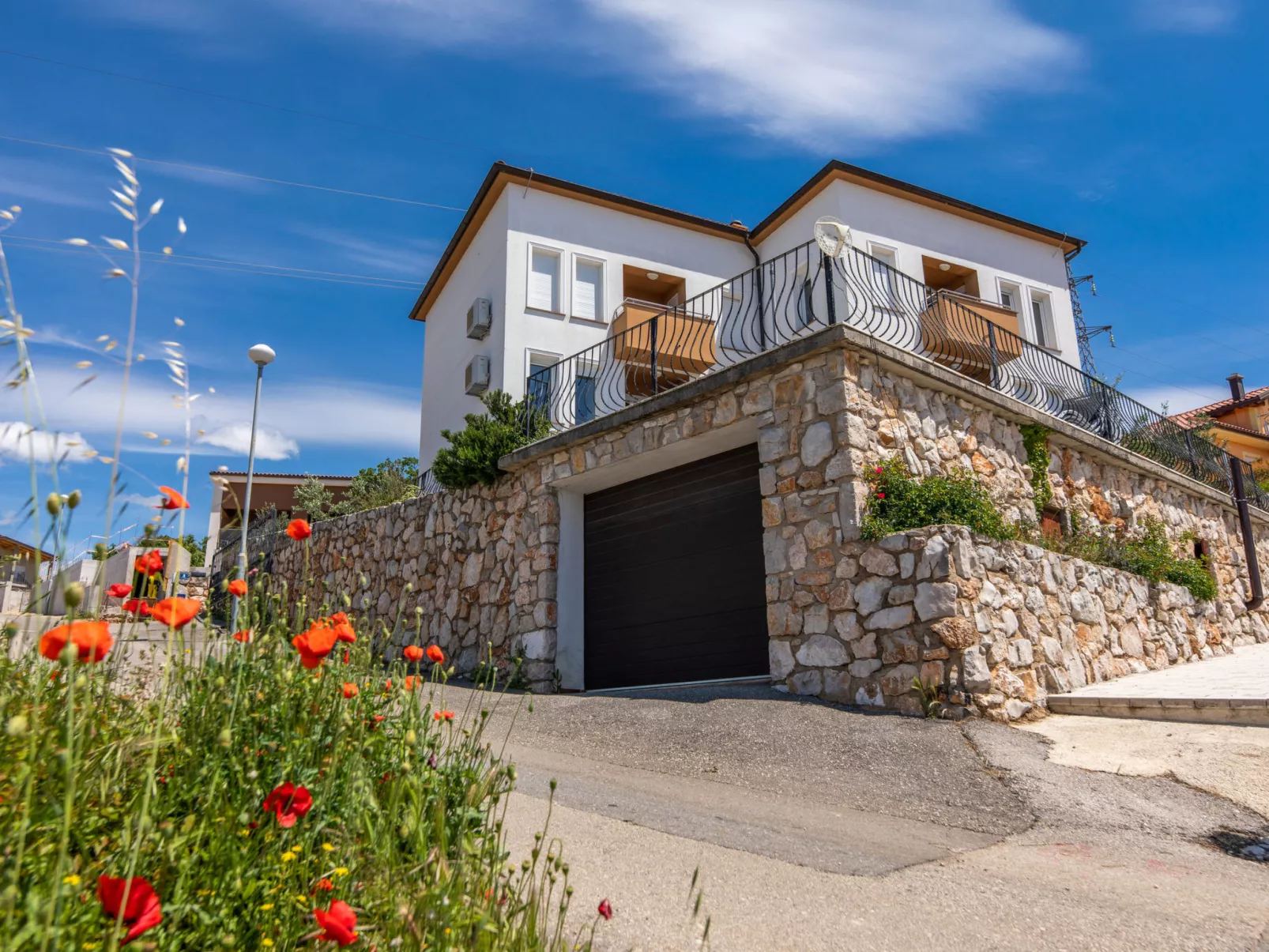 ANDREJ 1 / HR-04380-01