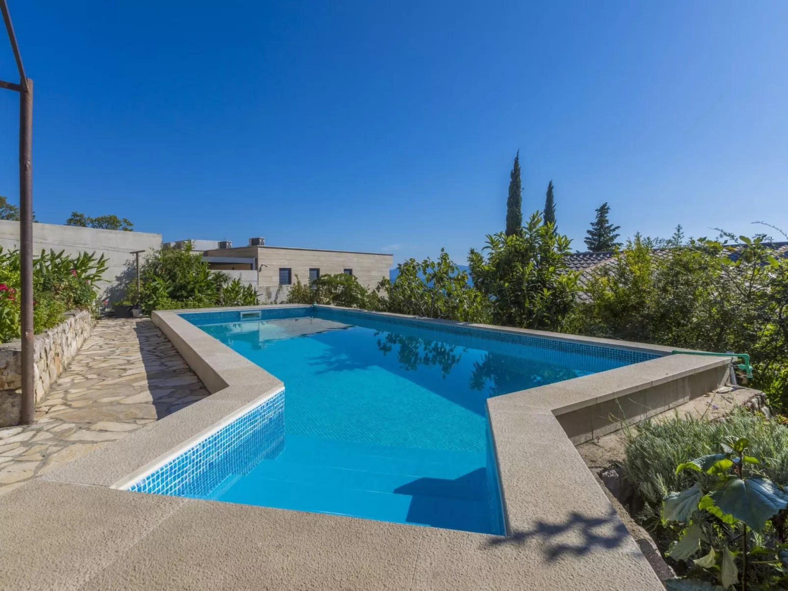 KOSTRENCIC 2 / HR-09101-02