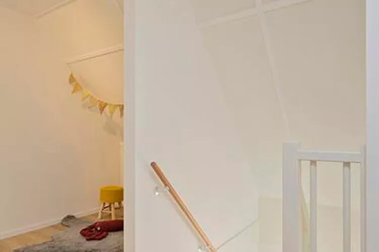 De Ooievaar Huis NR 23-Landing