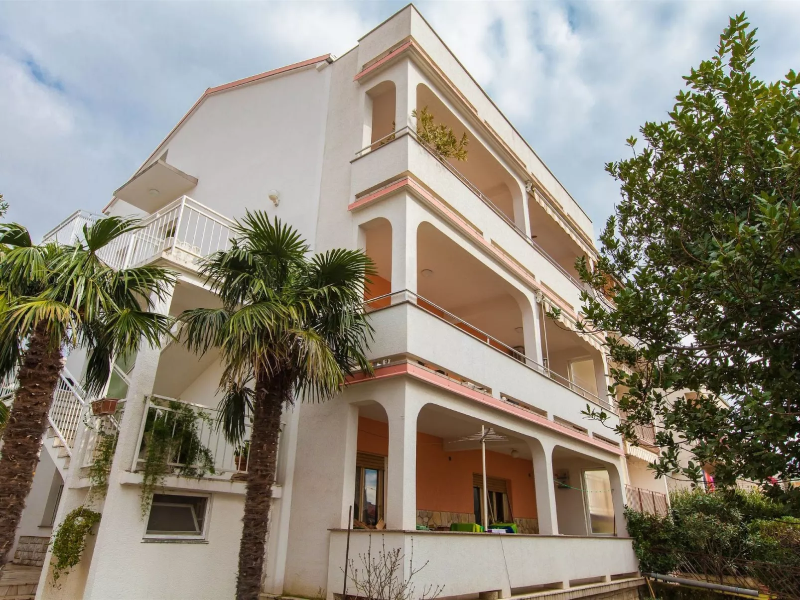 ANA KONI / HR-09966-01