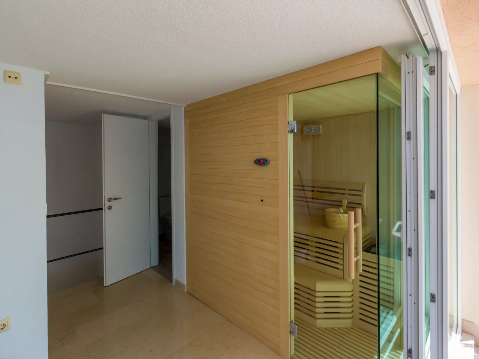 DOMINO Orange (8) / HR-09132-04