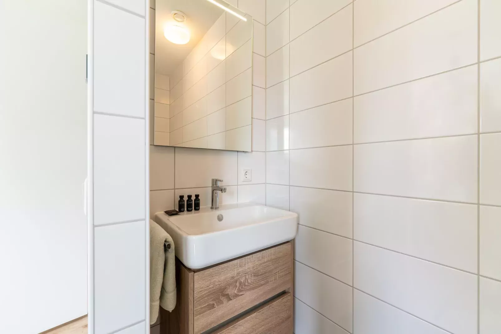 De Scholekster Huis Nr 29-Bathroom