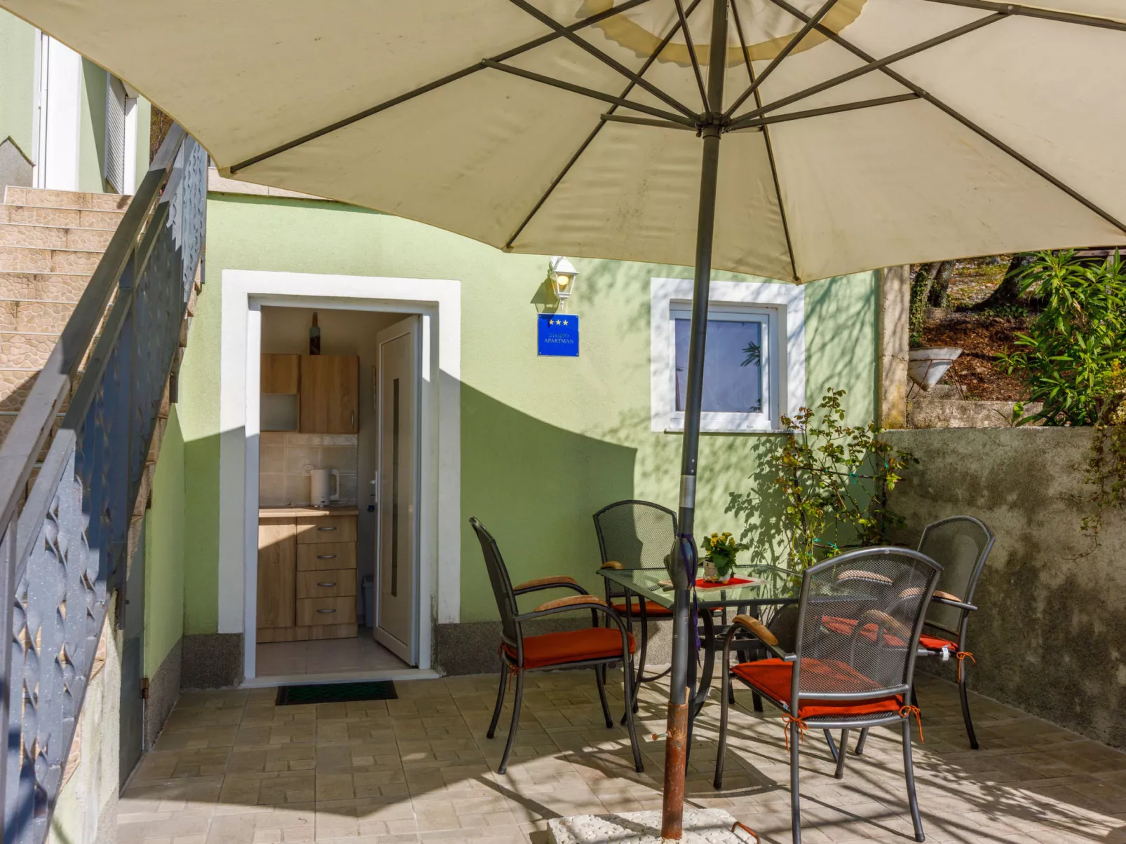 Francisko / HR-10477-01