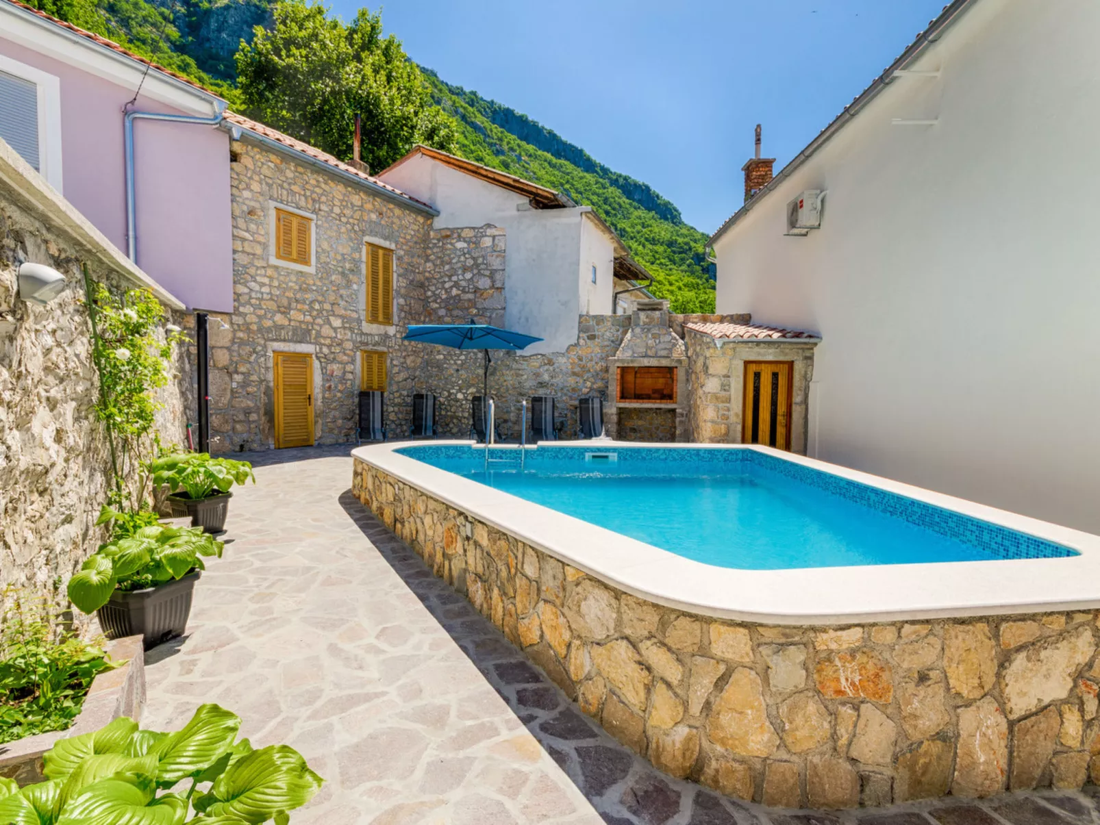 Kuca Dragica / HR-09882-01