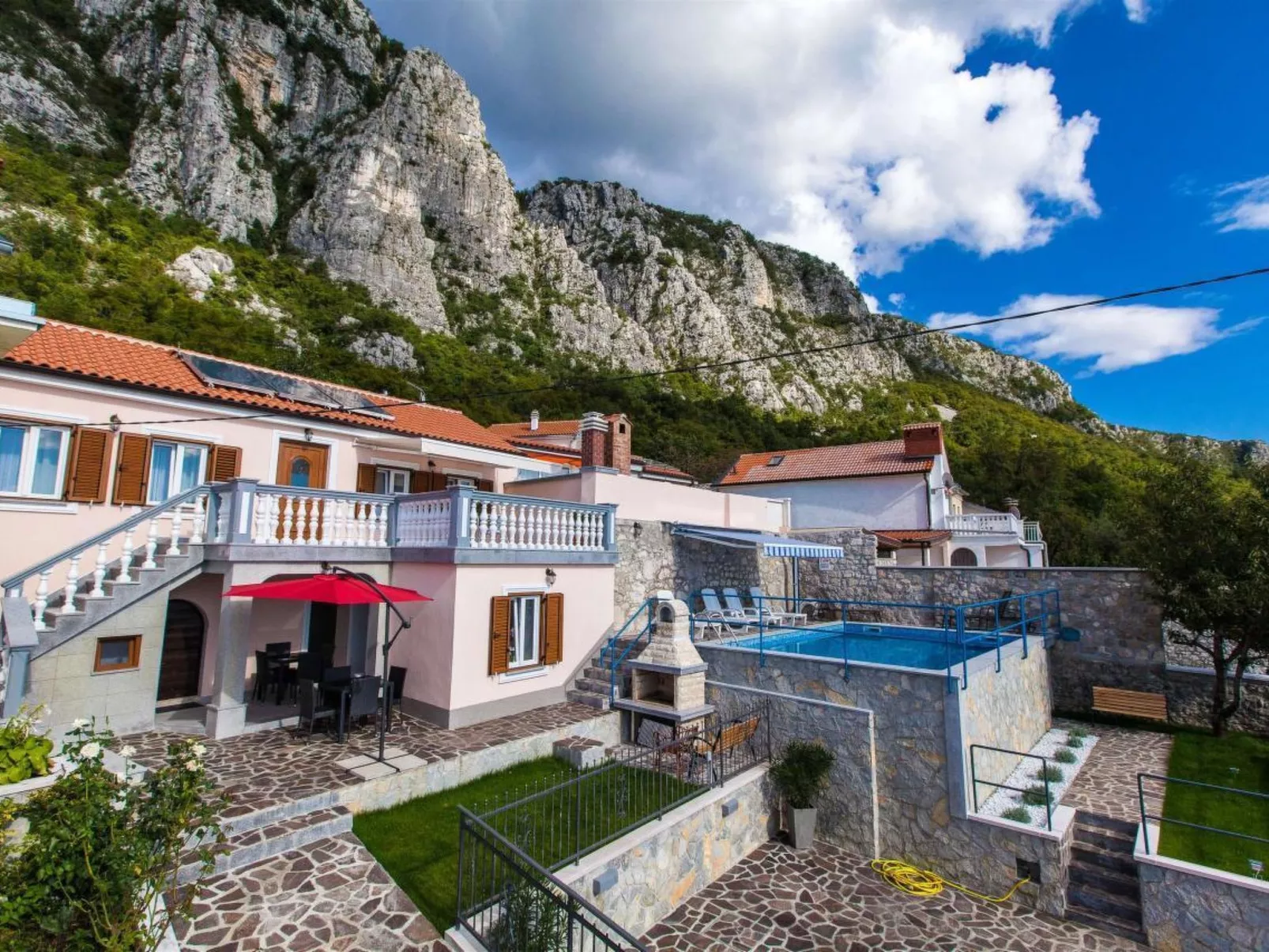 Poolhouse Wowox / HR-08740-01