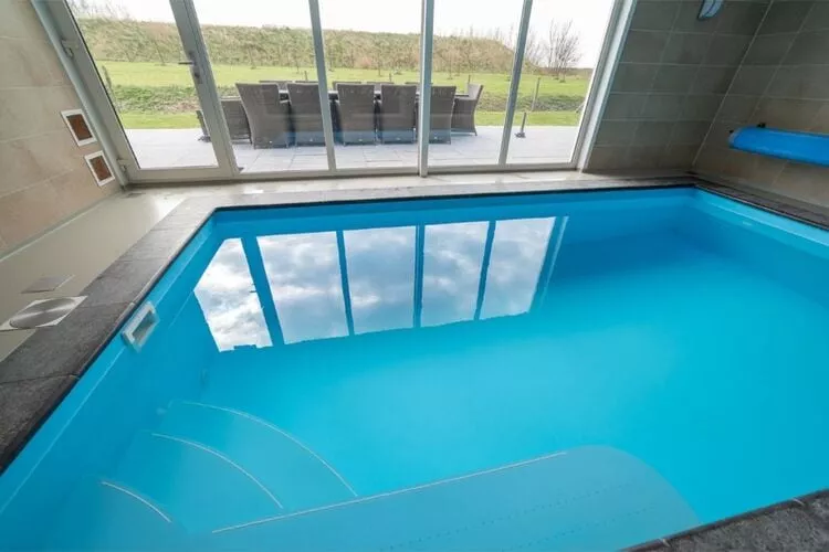 Luxe Beveland met zwembad  sauna-Pool