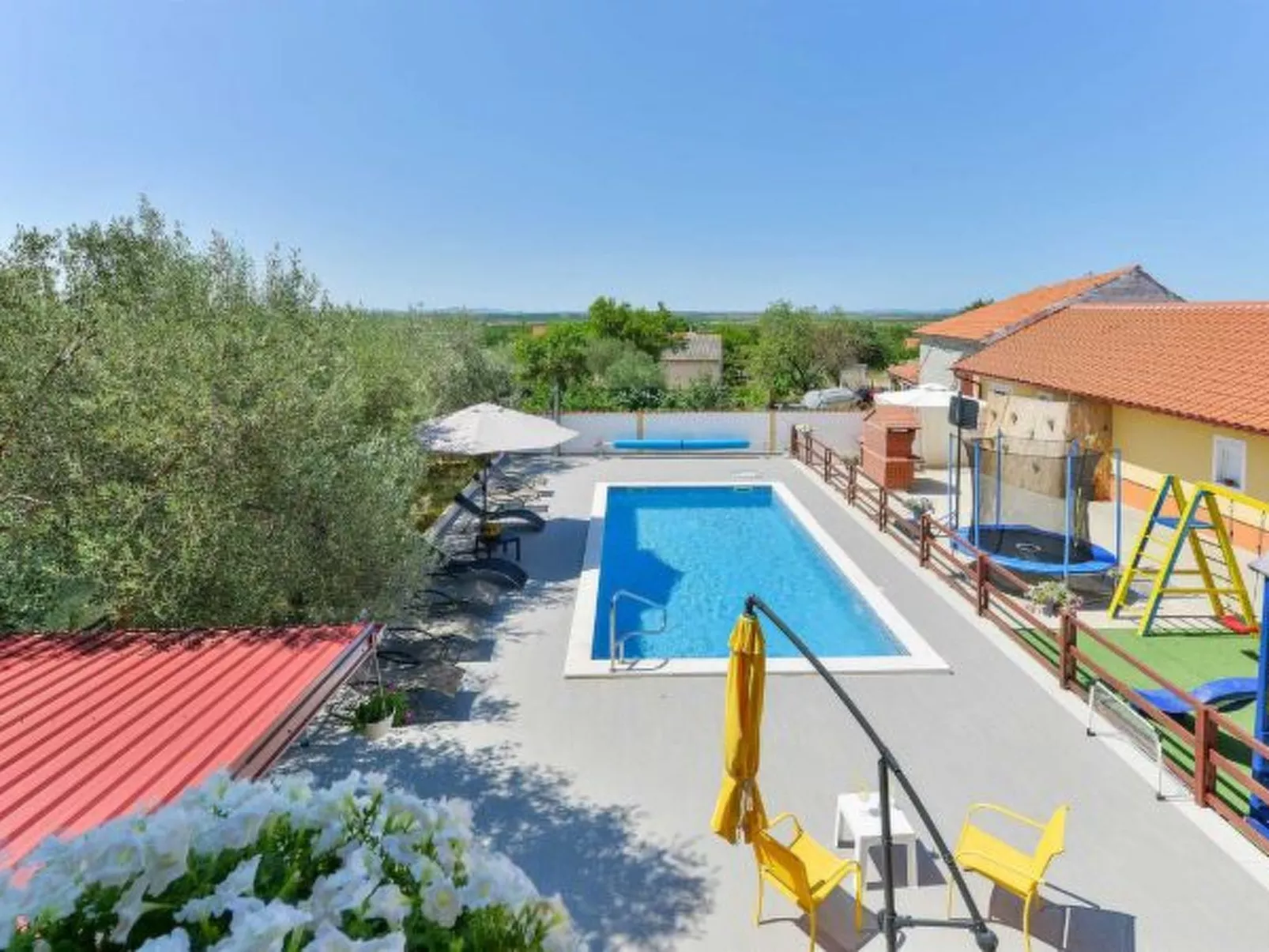 Holiday Home Vesna with pool