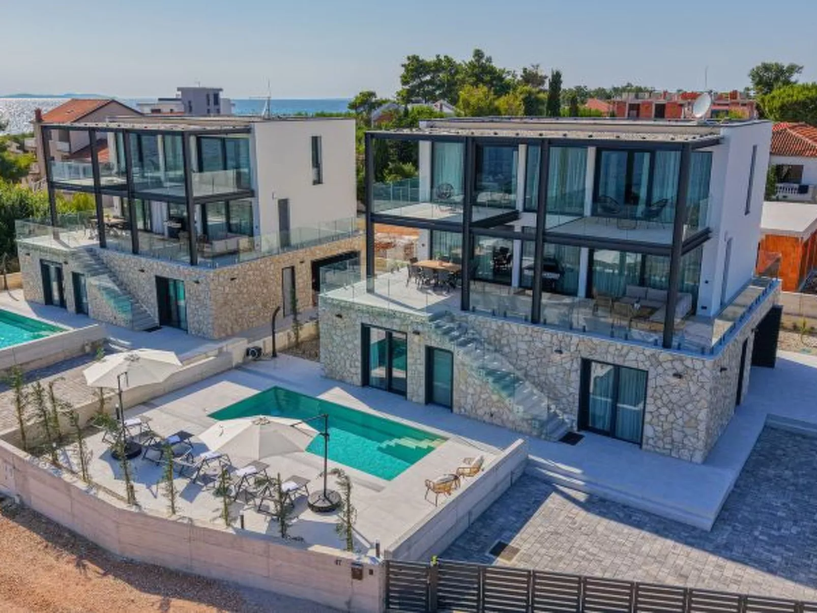 Seafront Villa Serena with pool and seaview