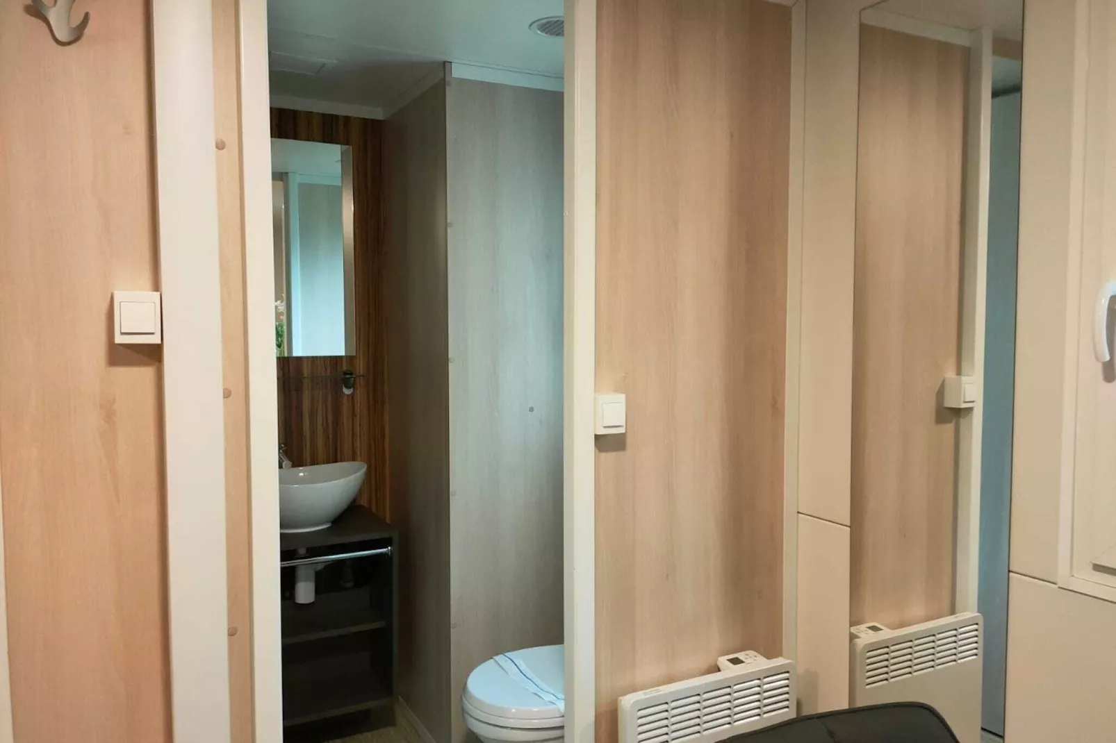 Resort Kaatsheuvel 12-Bathroom