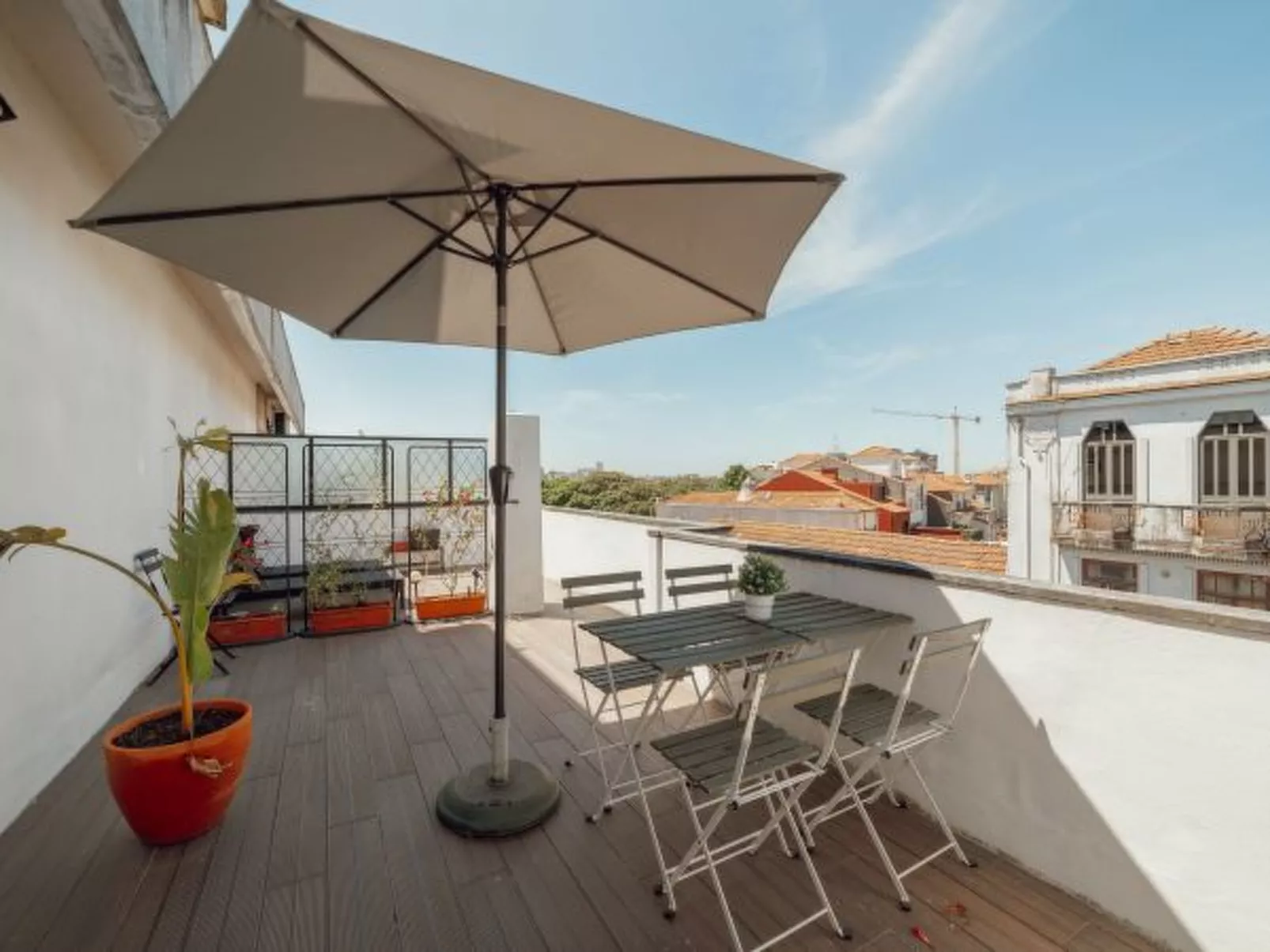 DOWNTOWN CLASSIC WITH TERRACE by VACATIONY