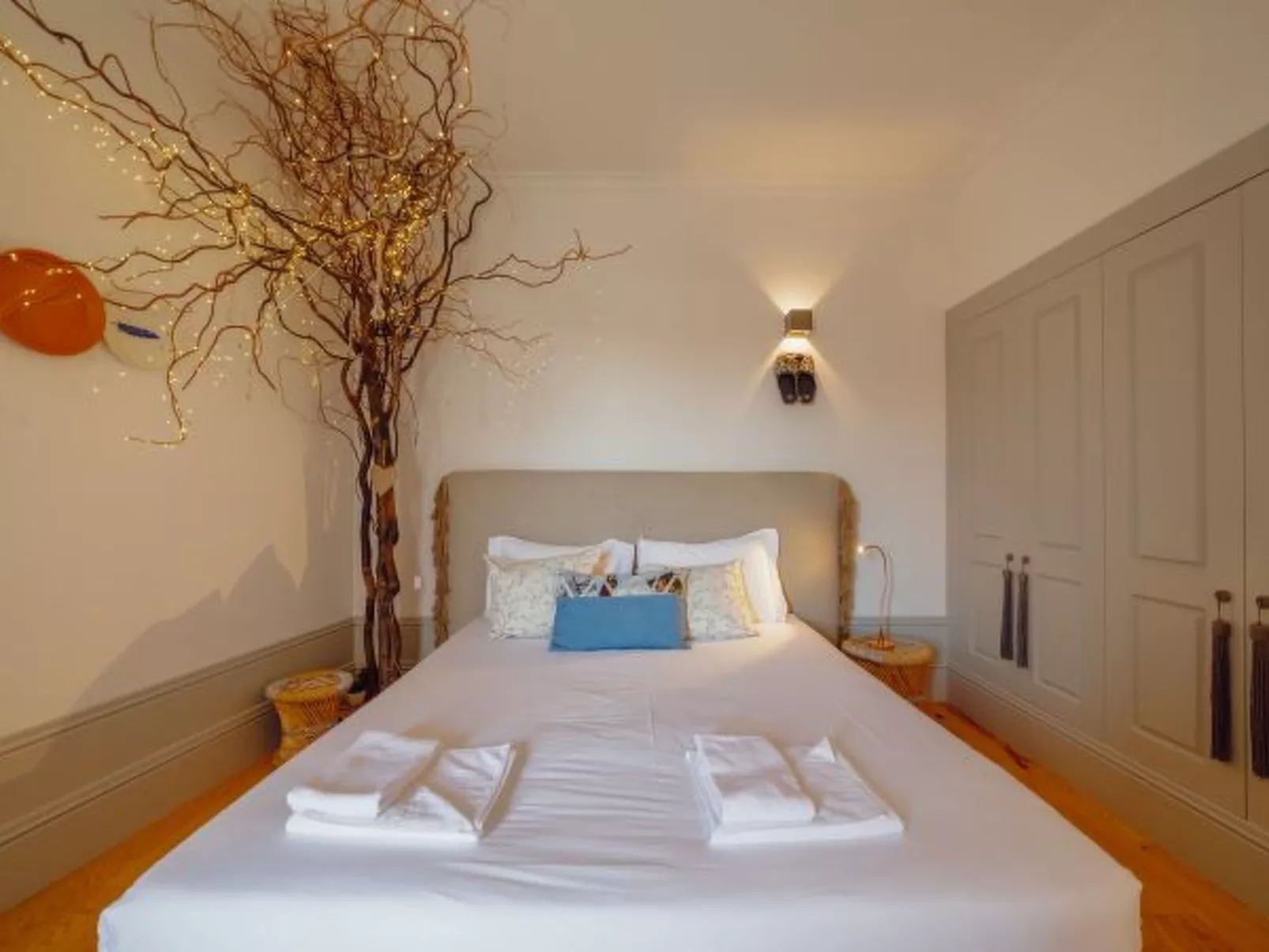 DOWNTOWN MODERN STUDIO with TERRACE by VACATIONY