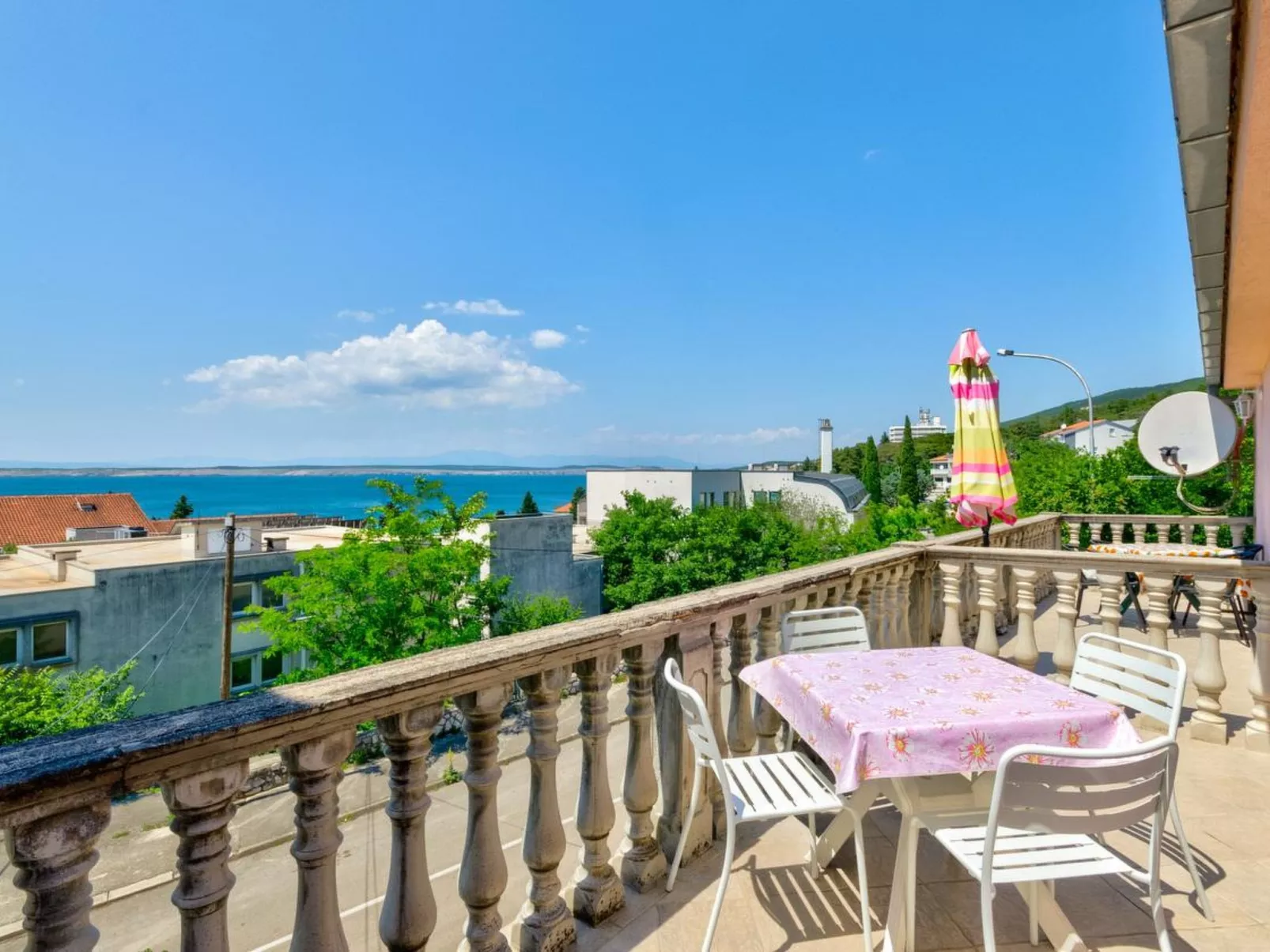 LANA 4 / HR-02384-04