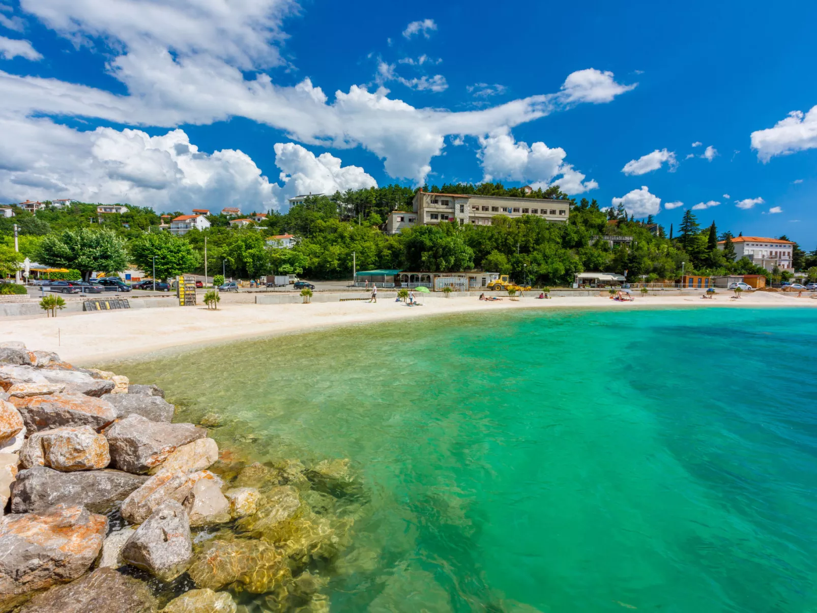 Raj - Inn / HR-10606-01