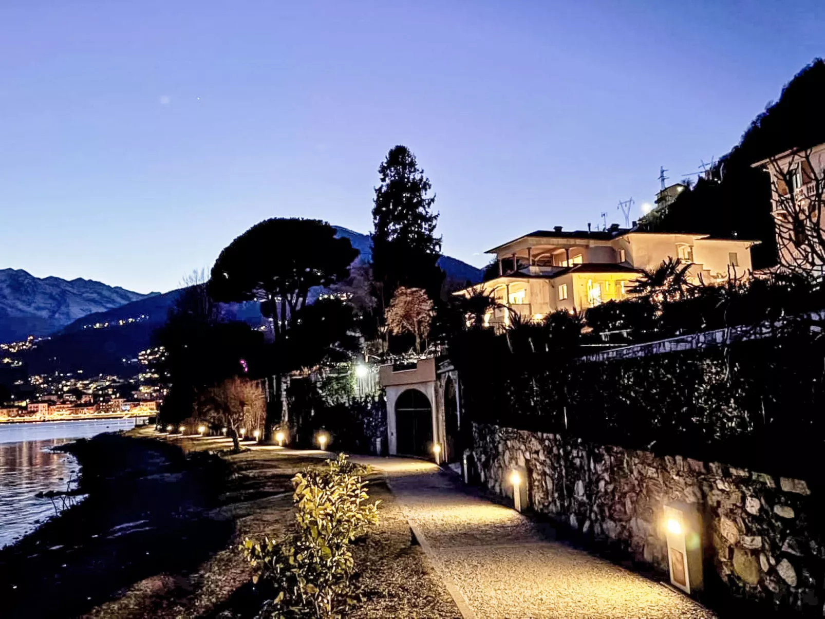 Riflesso del lago - Outside