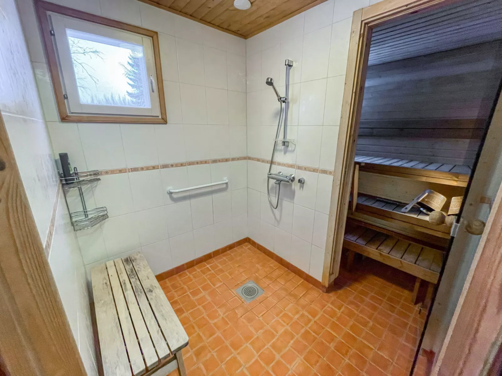 Lauttavalkama - Drinnen