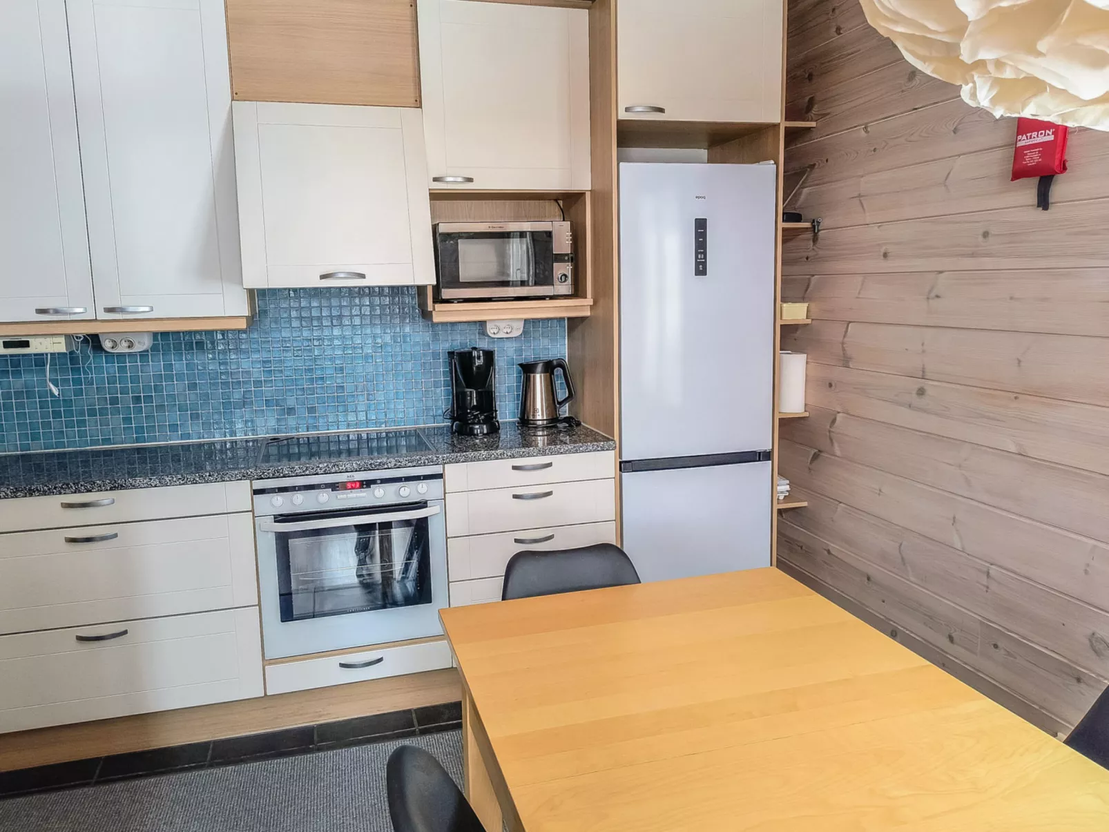 Pikku-pölly - Inside