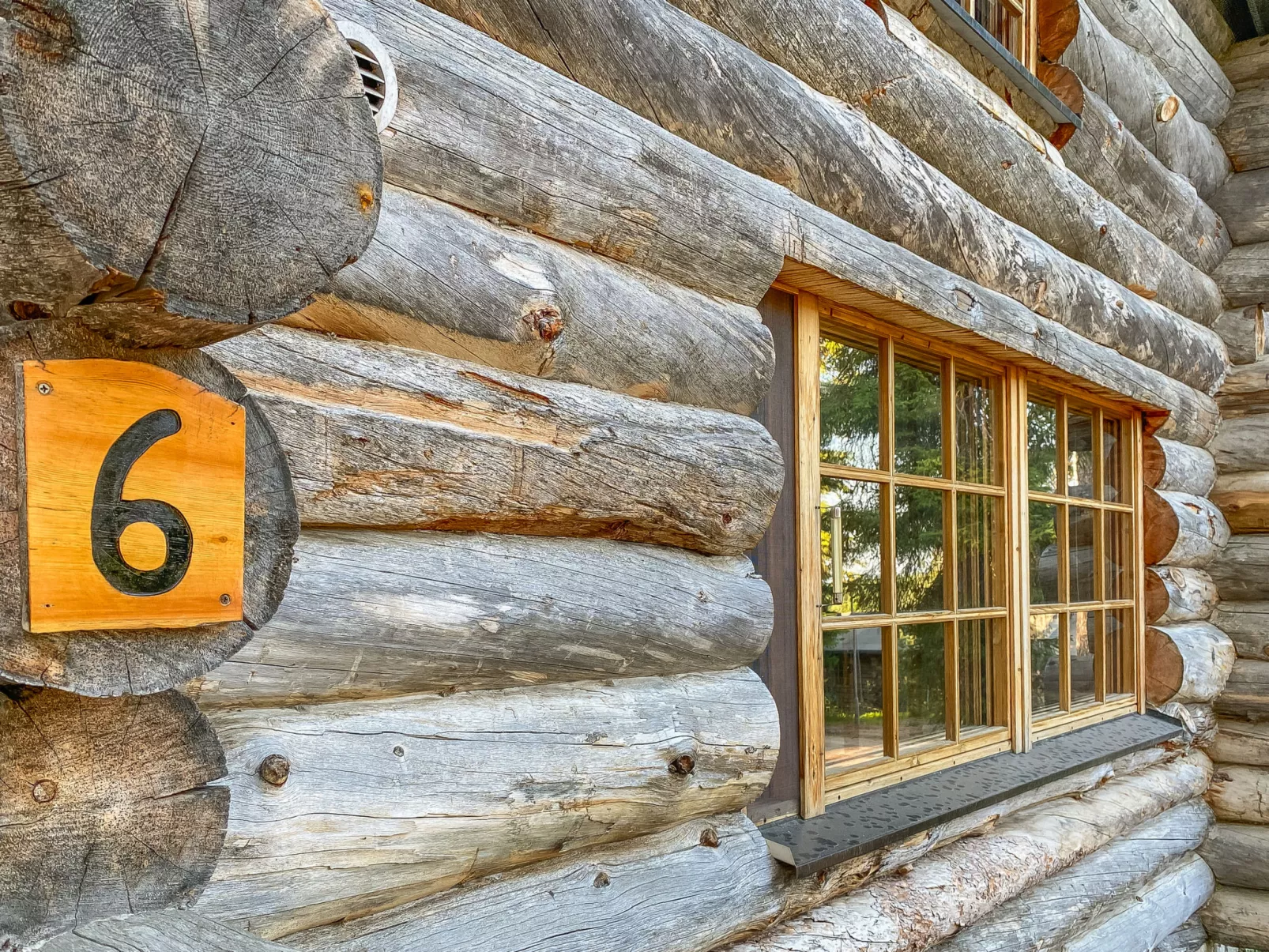 Kuusi-ruka 6 - Inside