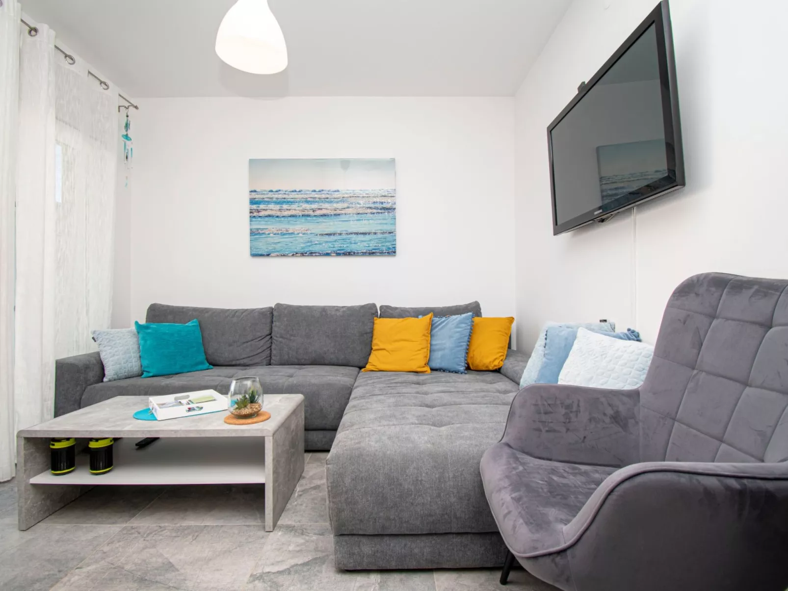 Apartment Near the Sea