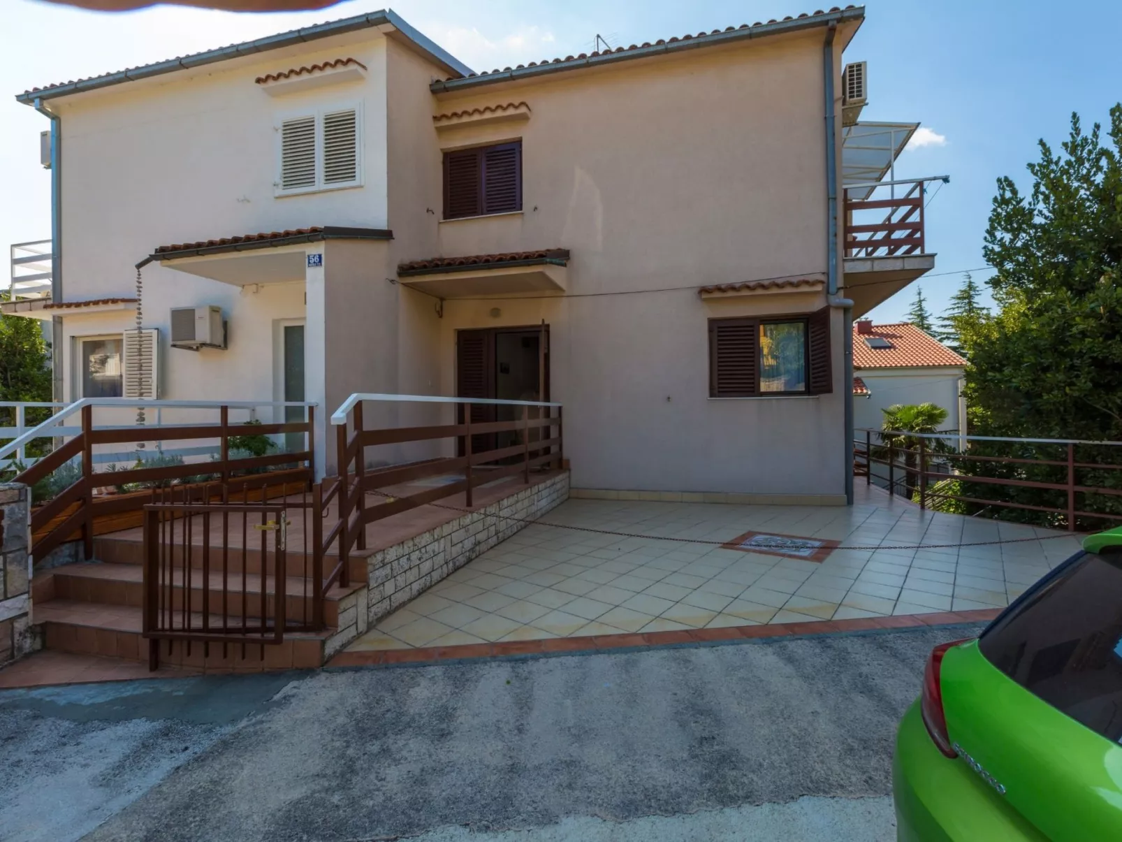 Julia Selce 4 / HR-10406-01