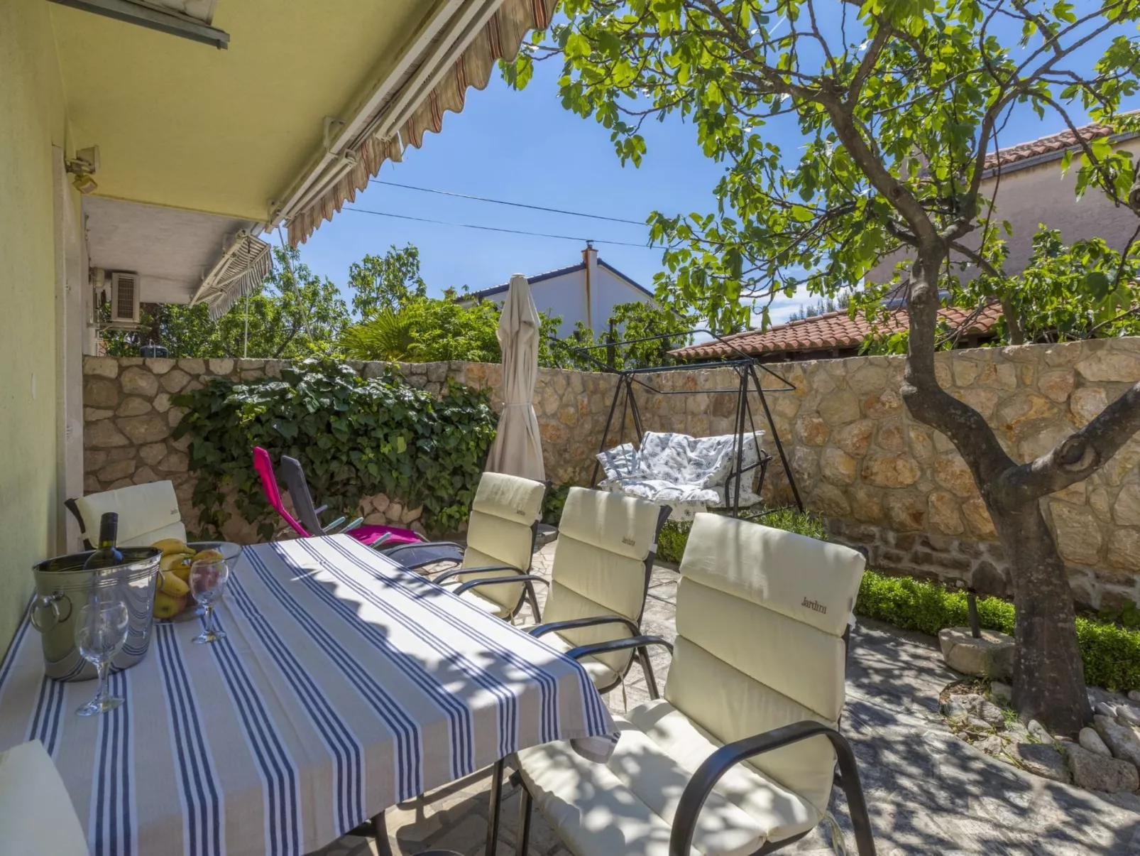 STIVIC 2 / HR-08046-01