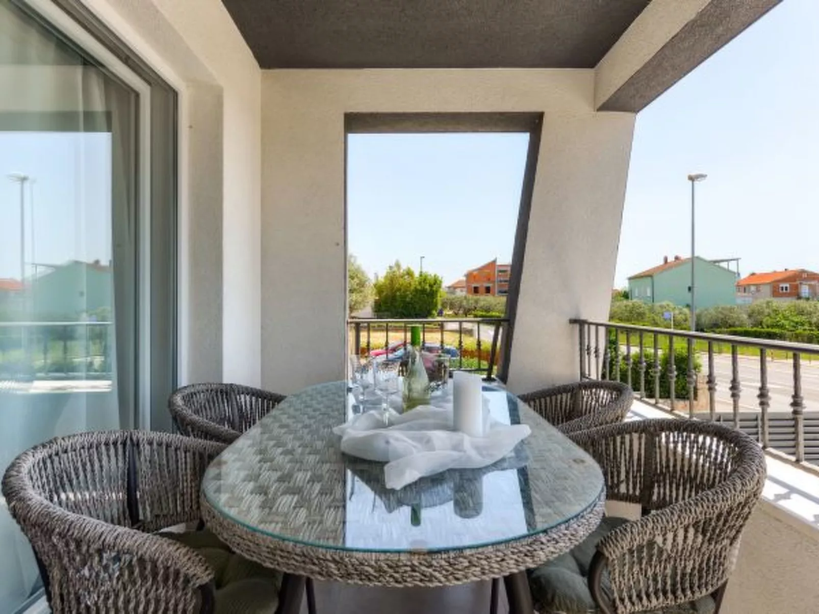 Villa Azzuro with jacuzzi and pool