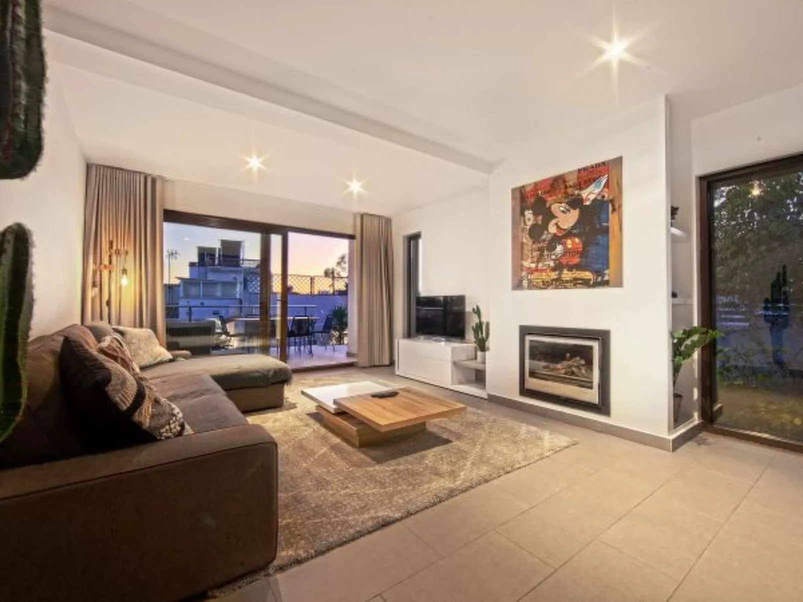 Modern Villa close to Costabella beach