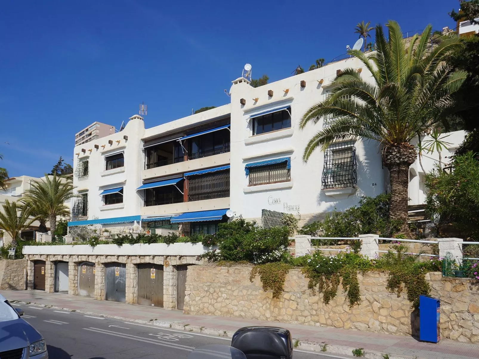 Wohnung in Cala mit Großem Balkon