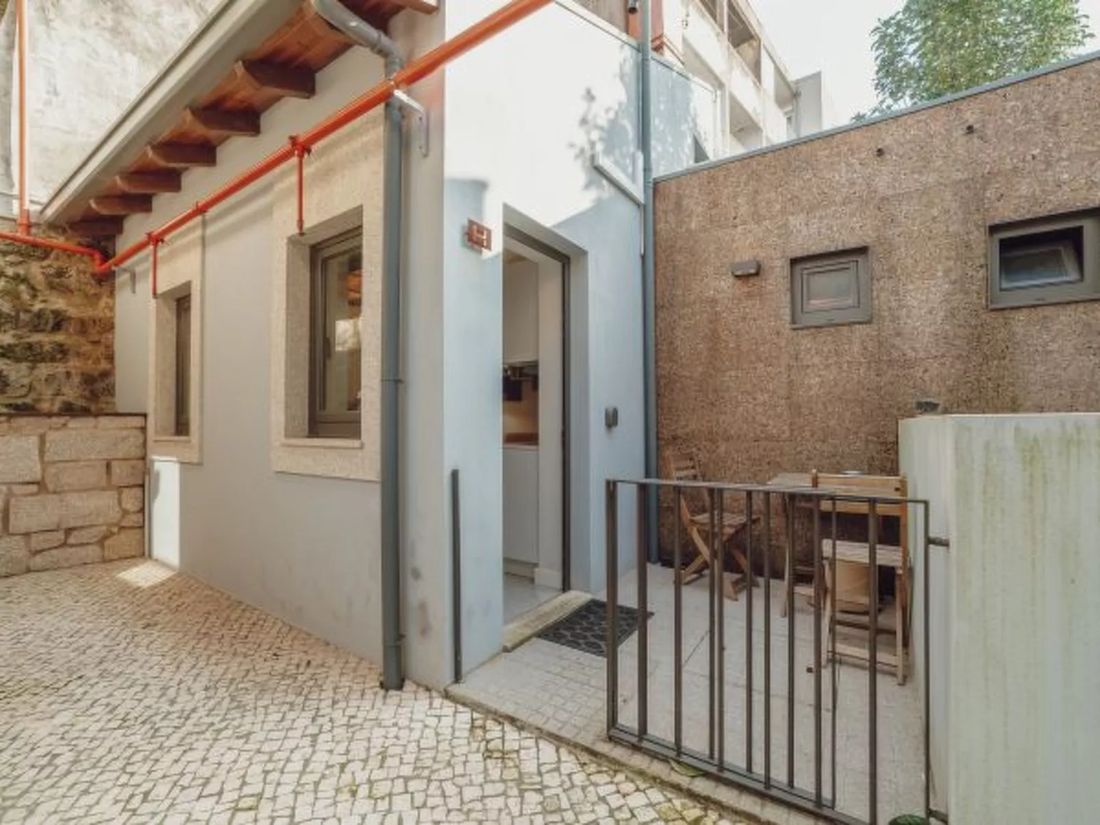 MEZZANINE STYLISH APARTMENT H by VACATIONY