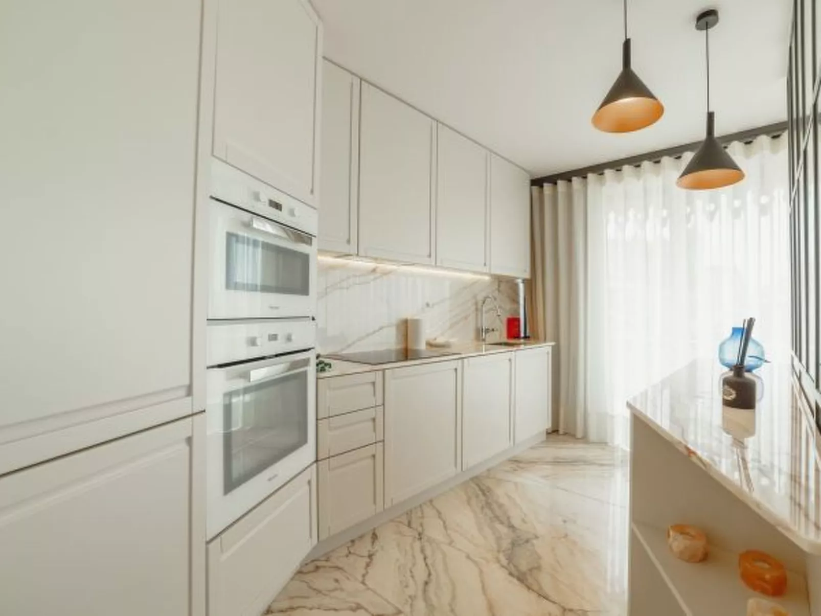 DOWNTOWN PENTHOUSE with RIVER VIEW by VACATIONY