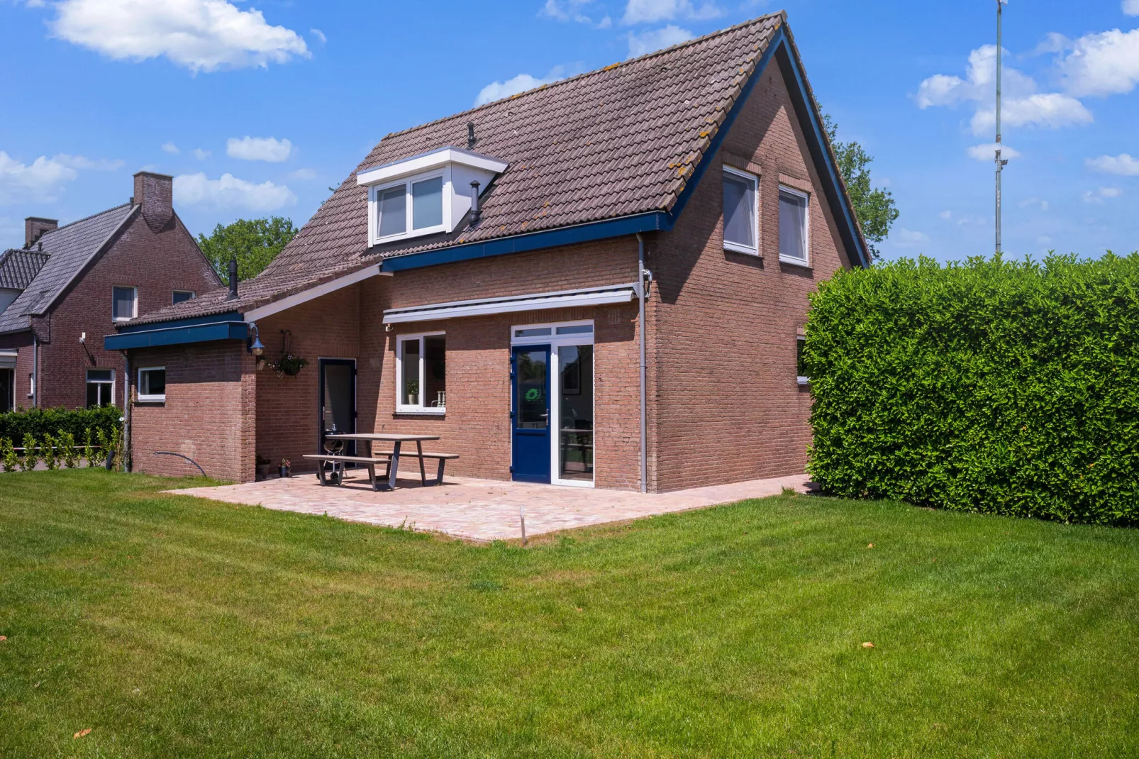 Bij de Buren-Exterior summer