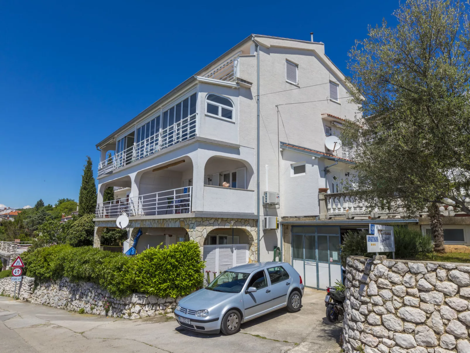 AZALEA 1 / HR-05634-01