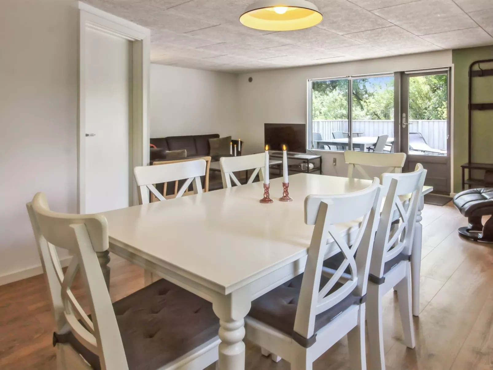 "Kabbi" - 2.6km from the sea - Inside