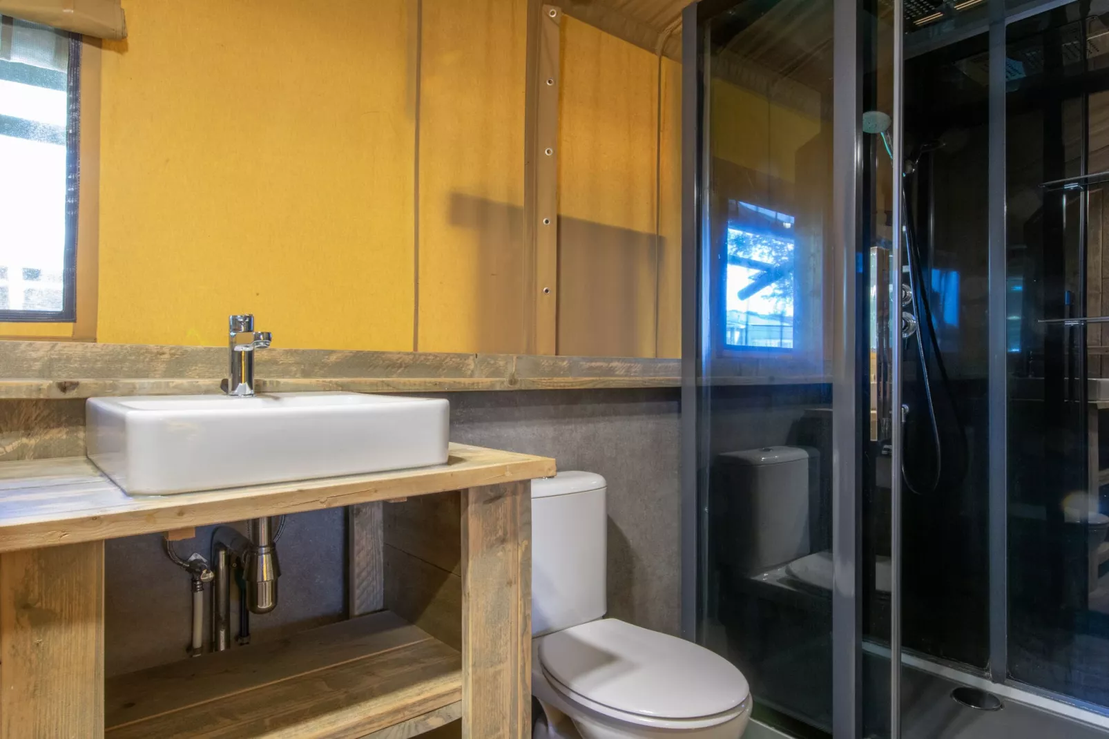Vakantiepark Klein Vink 20-Bathroom