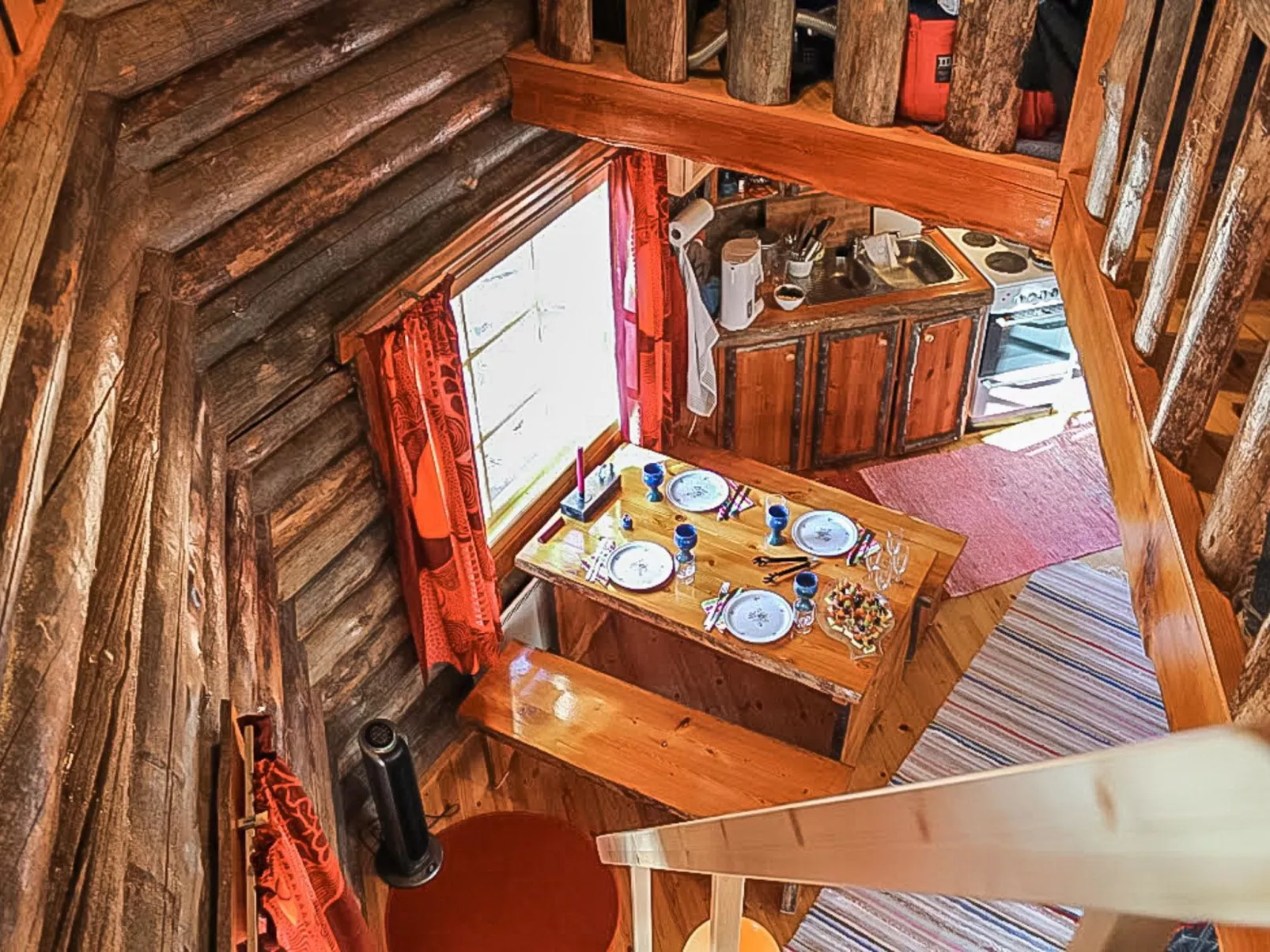 Mäntyniemi - Drinnen