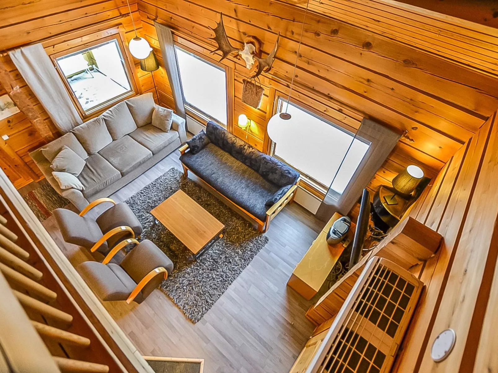 Laattaja mökki - Drinnen