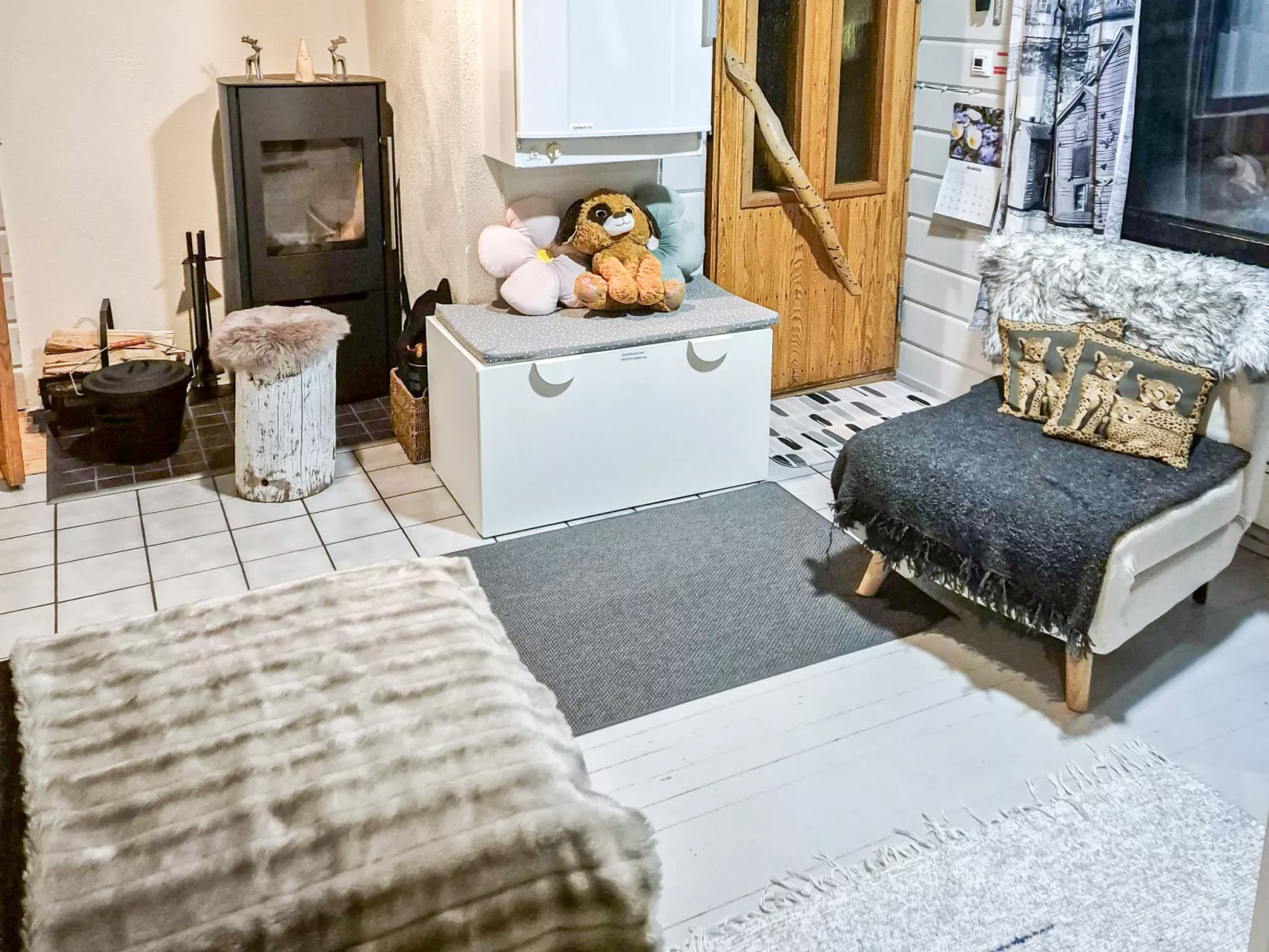 Mustalampi 5 satakieli - Dedans