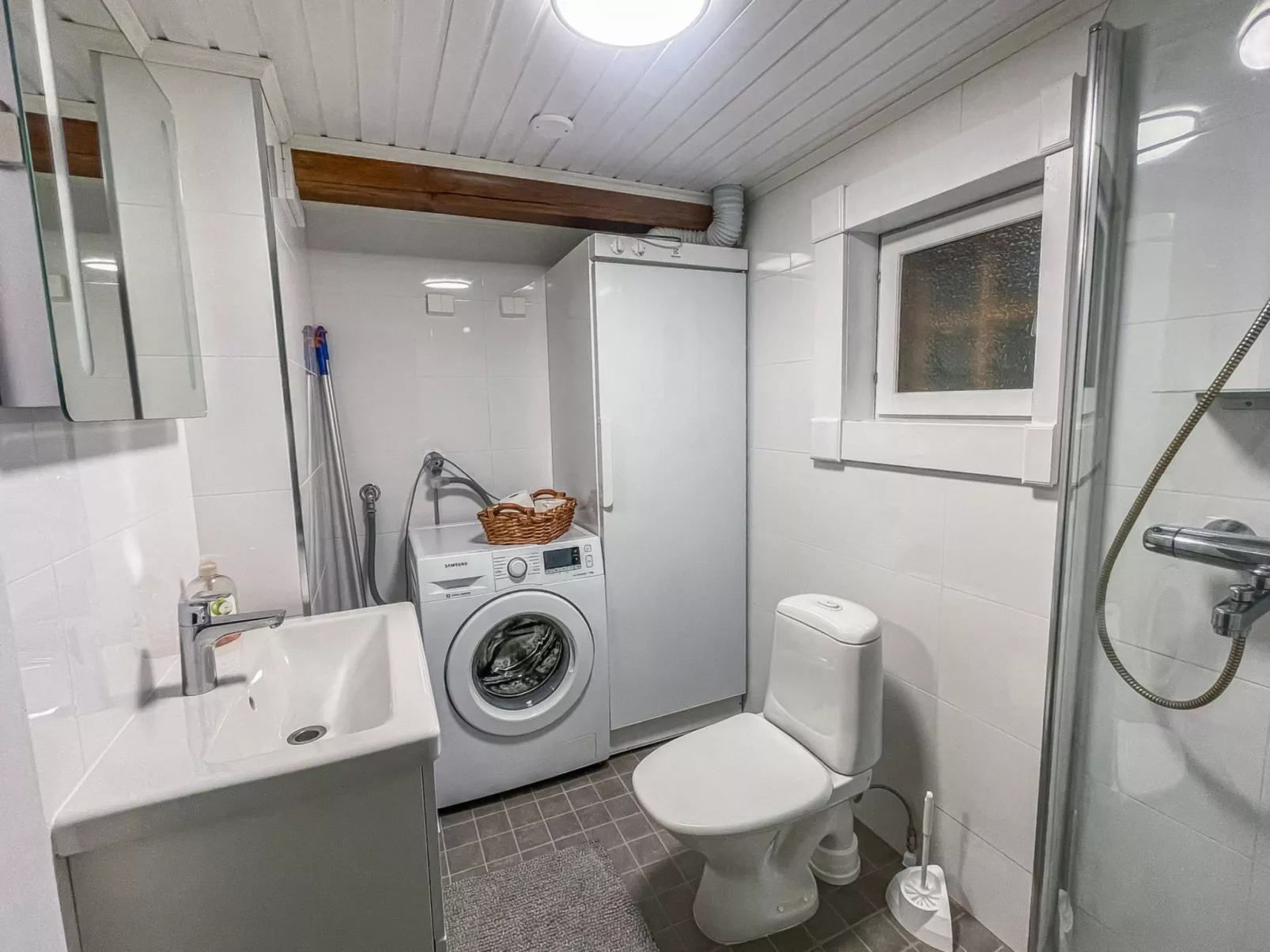 Linnanhelmi (ent. metsäpeura) - Inside