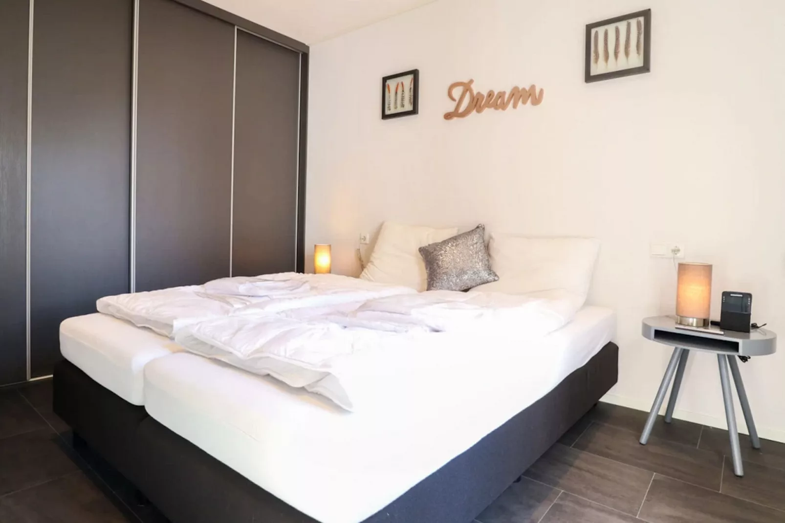 Resort Maasduinen 19-Bedroom