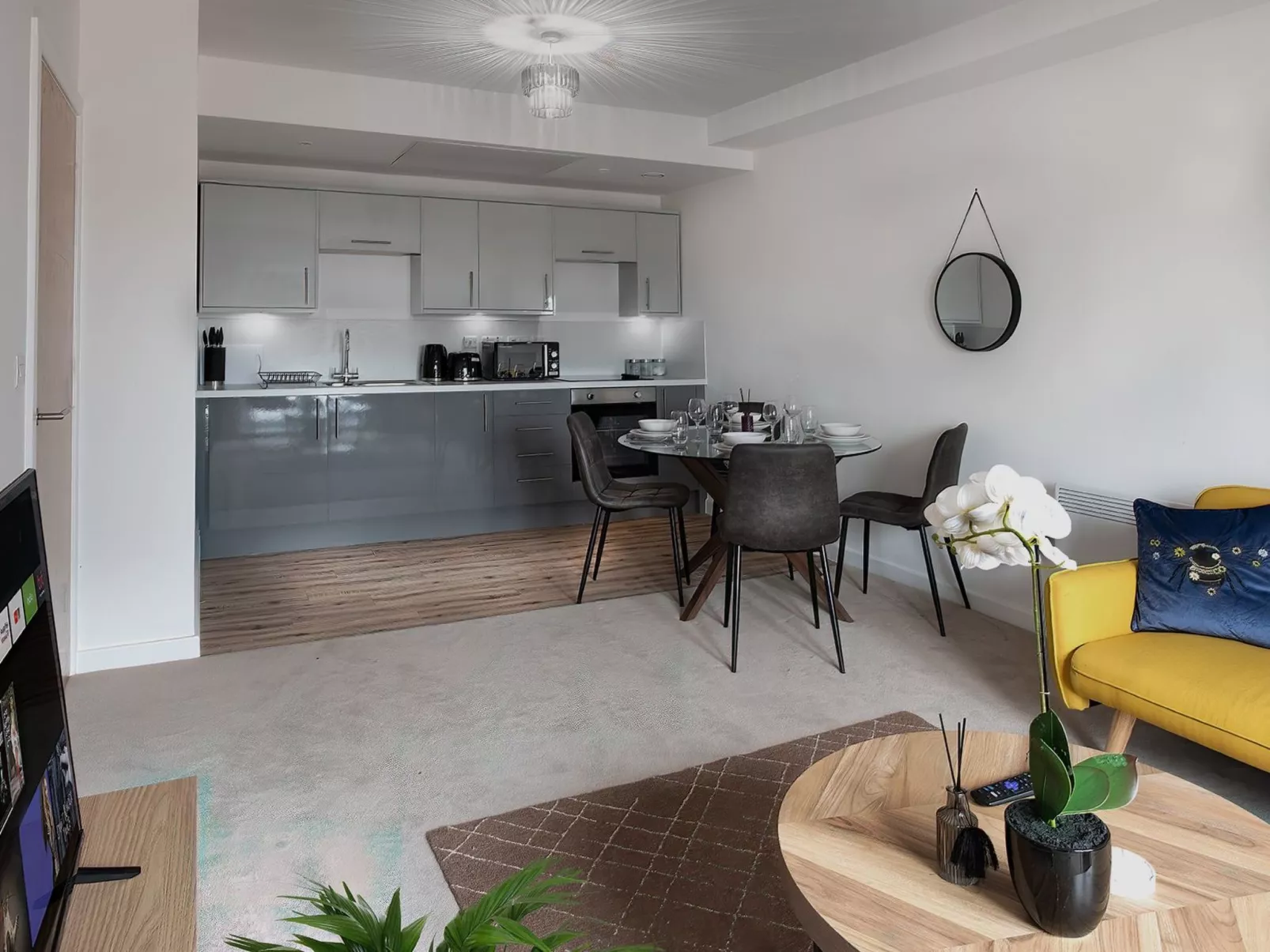 Brandneue, zentrale 2-Zimmer-Wohnung für 6 Gäste