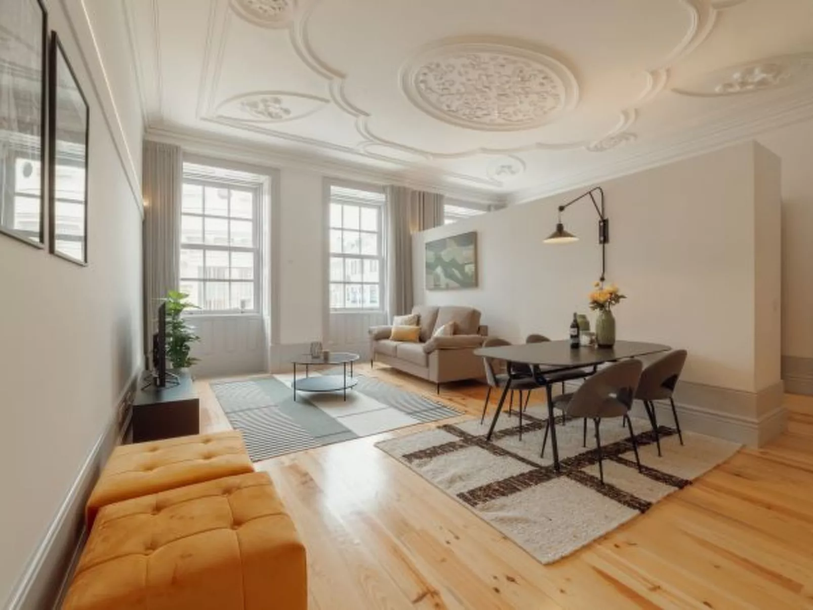 HEART OF PORTO APARTMENT C by VACATIONY