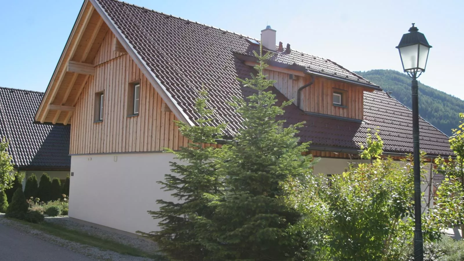 Schneeweiss-Exterior summer