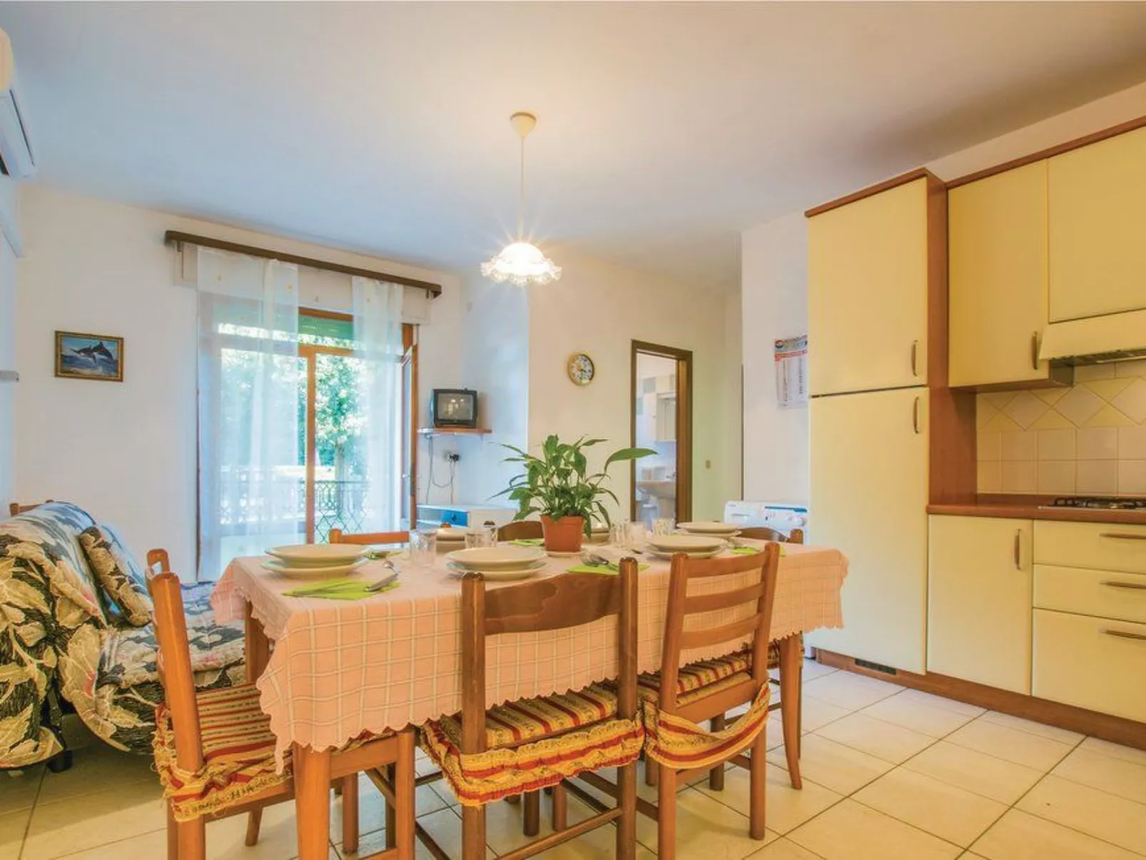 Wohnung in Rosolina Mare mit Garten