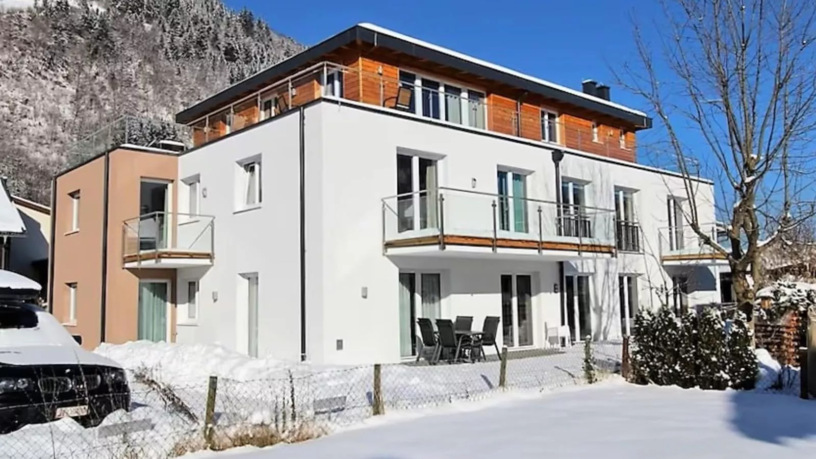 Miranda II-Exterior winter